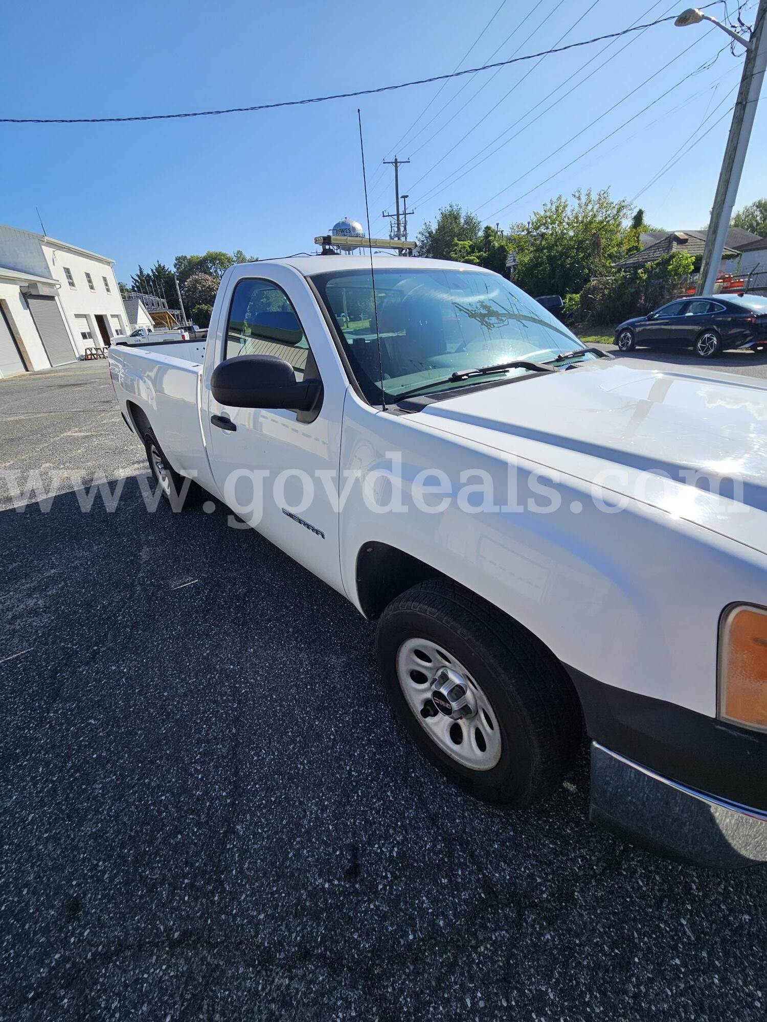 2010 GMC Sierra 1500 Pickup Truck GMC Sierra Government Surplus Auction - Photo #3