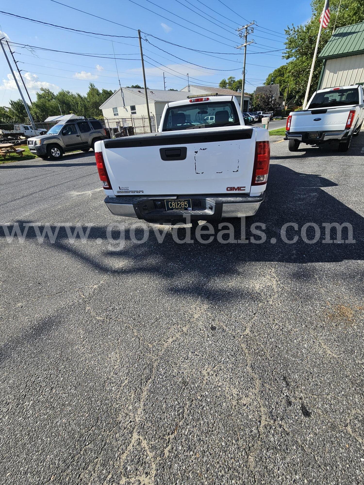 2010 GMC Sierra 1500 Pickup Truck GMC Sierra Government Surplus Auction - Photo #4