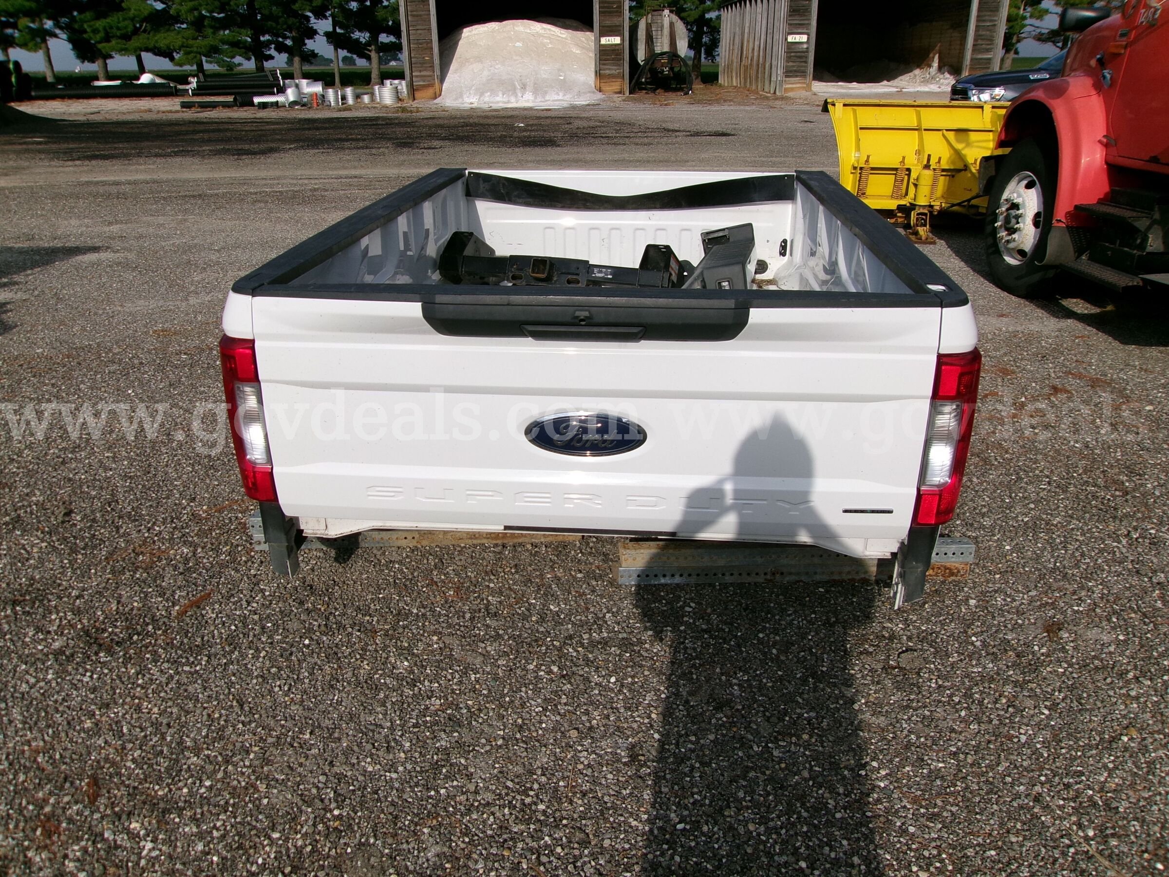 2019 Ford F250 8' Pickup Bed with Bumper and Hitch Ford F250 Government Surplus Auction - Photo #4