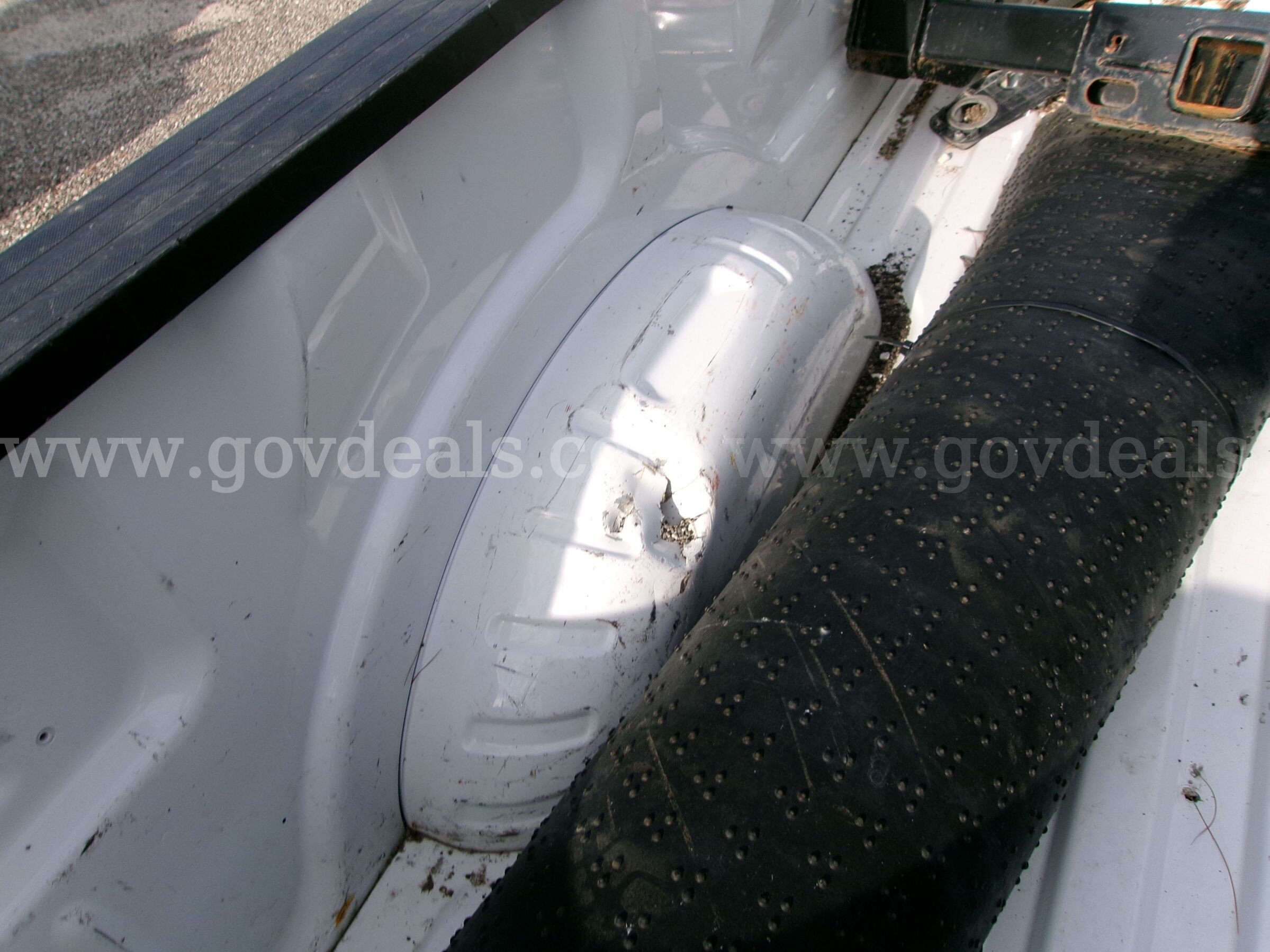 2019 Ford F250 8' Pickup Bed with Bumper and Hitch Ford F250 Government Surplus Auction - Photo #6