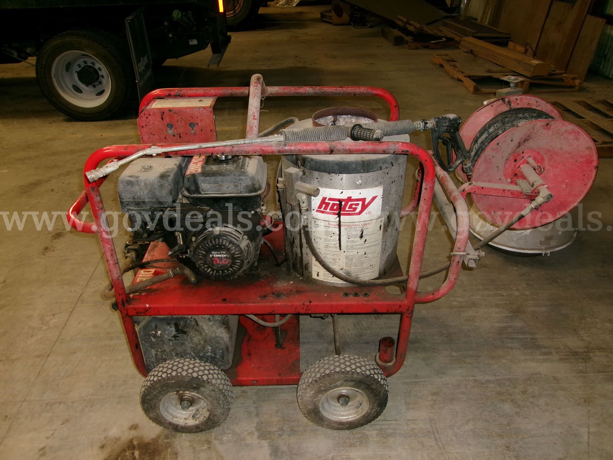 HOTSY STEAM CLEANER