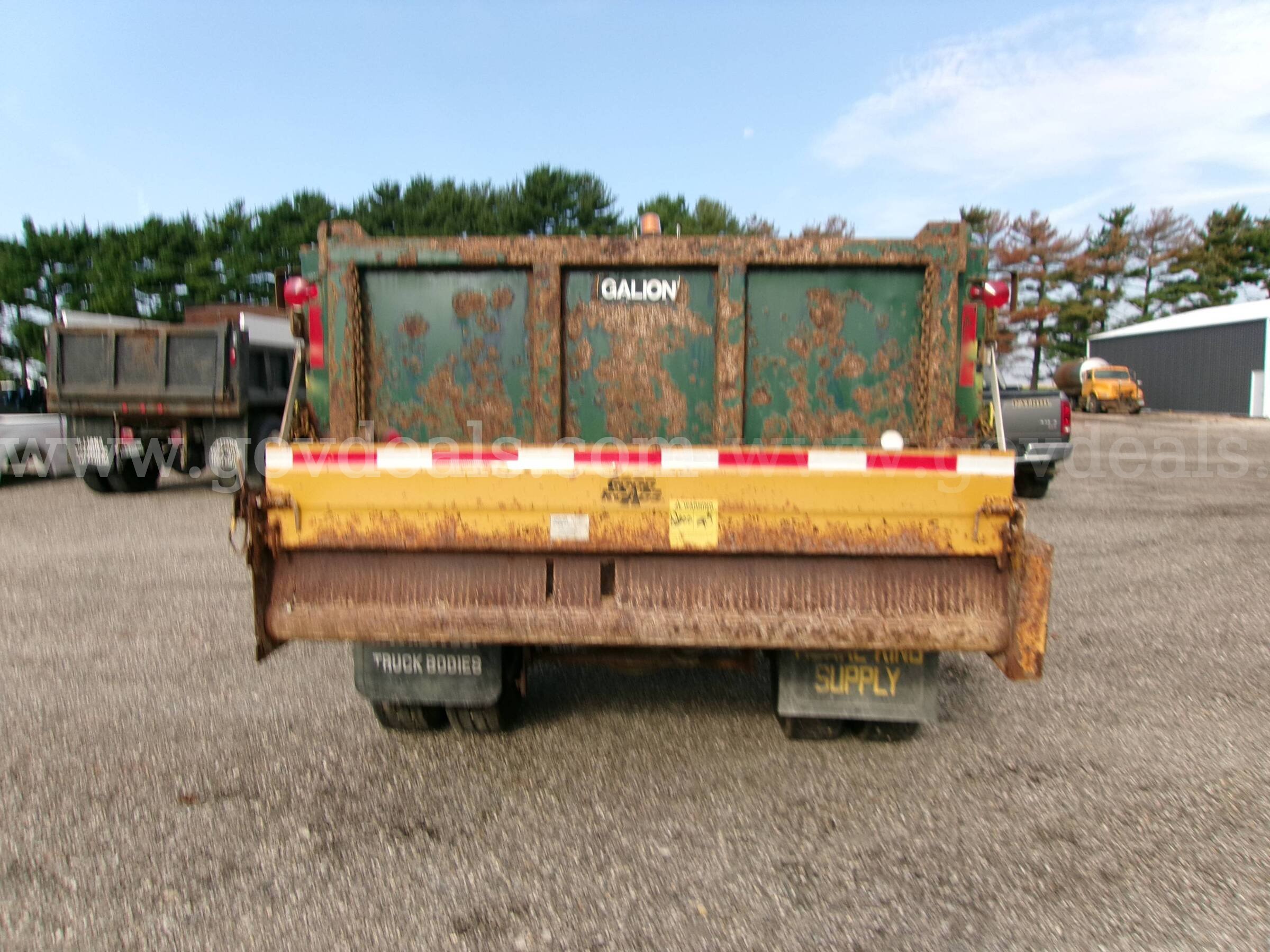 1987 Chevrolet C7D042 Dump Truck Chevrolet C7D042 Government Surplus Auction - Photo #4