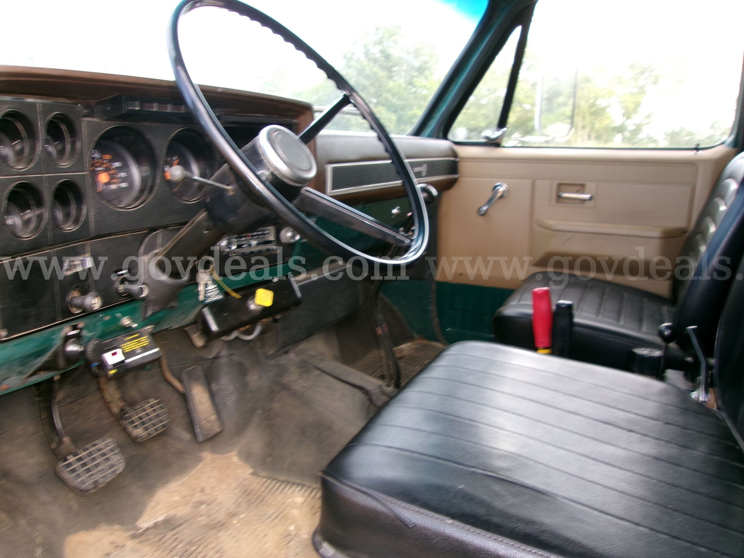 1987 Chevrolet C7D042 Dump Truck Chevrolet C7D042 Government Surplus Auction - Photo #5