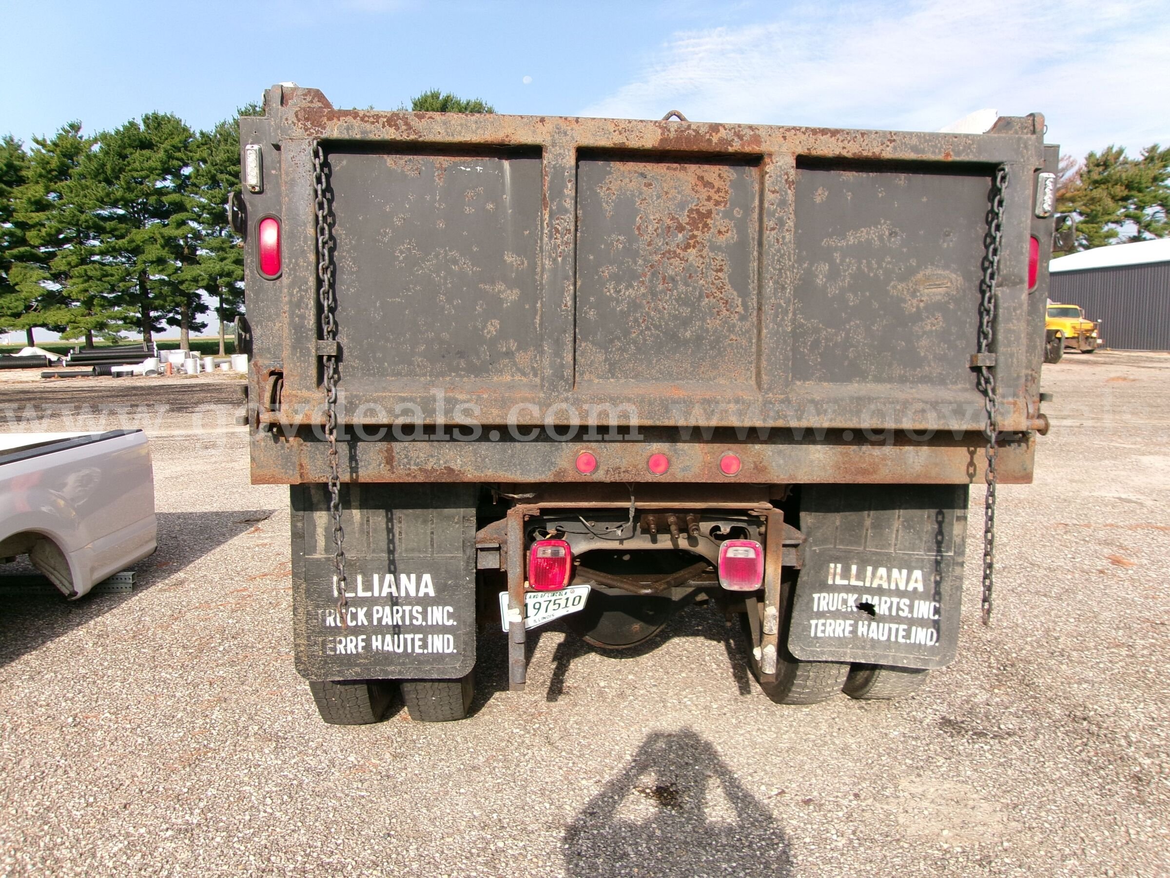 1993 International 4900 Dump Truck International 4900 Government Surplus Auction - Photo #3
