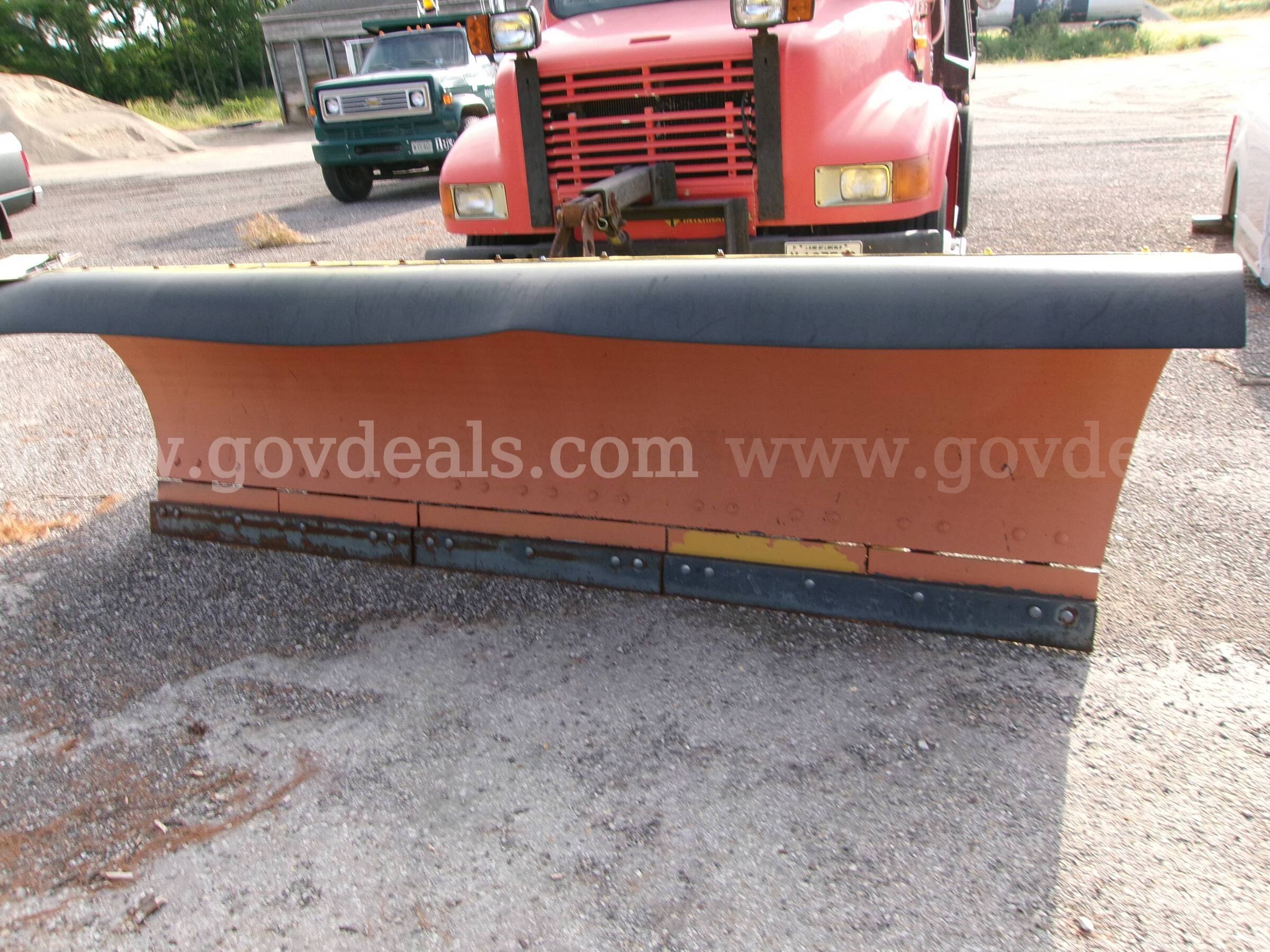 1993 International 4900 Dump Truck International 4900 Government Surplus Auction - Photo #4