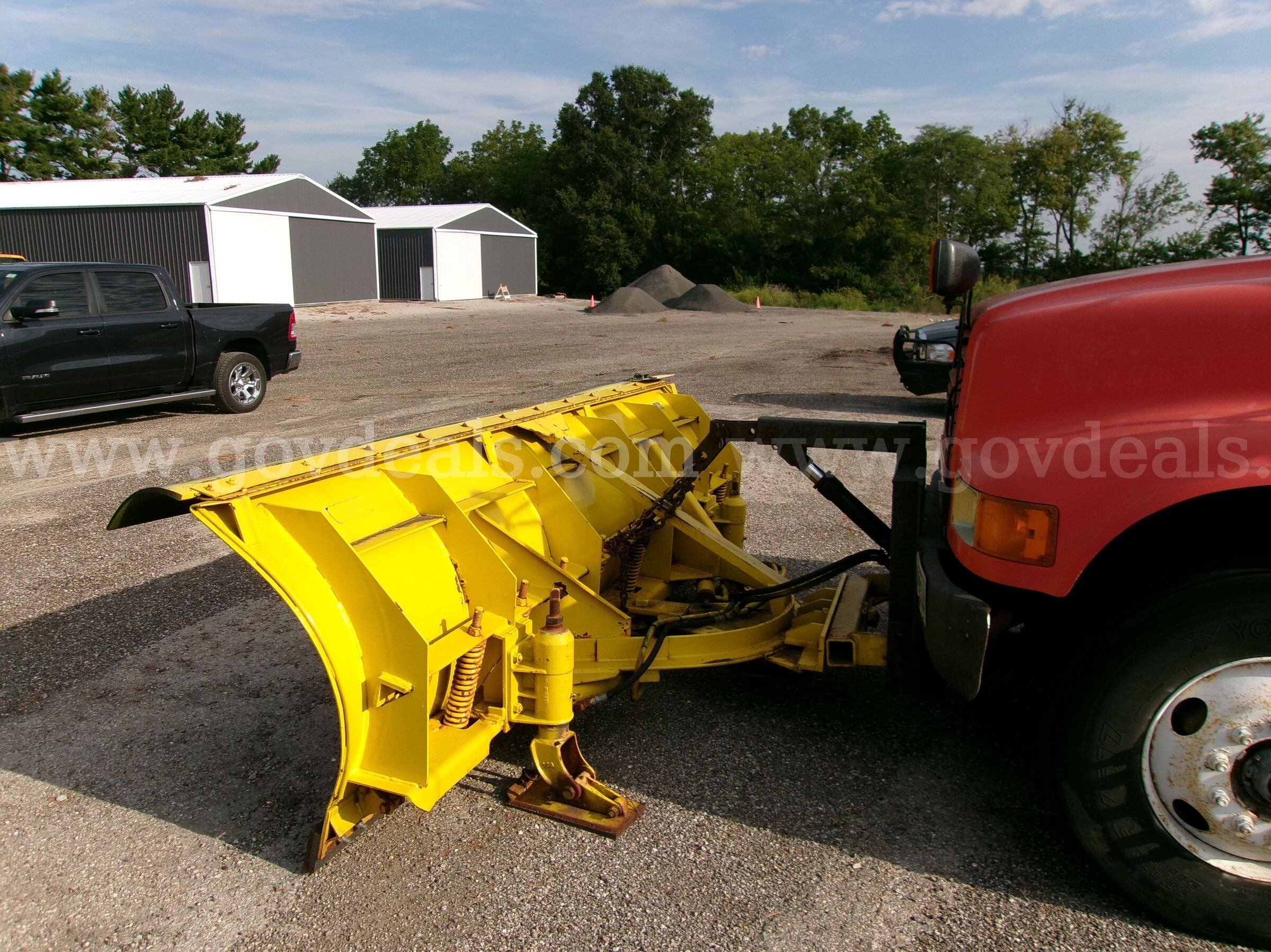 1993 International 4900 Dump Truck International 4900 Government Surplus Auction - Photo #5
