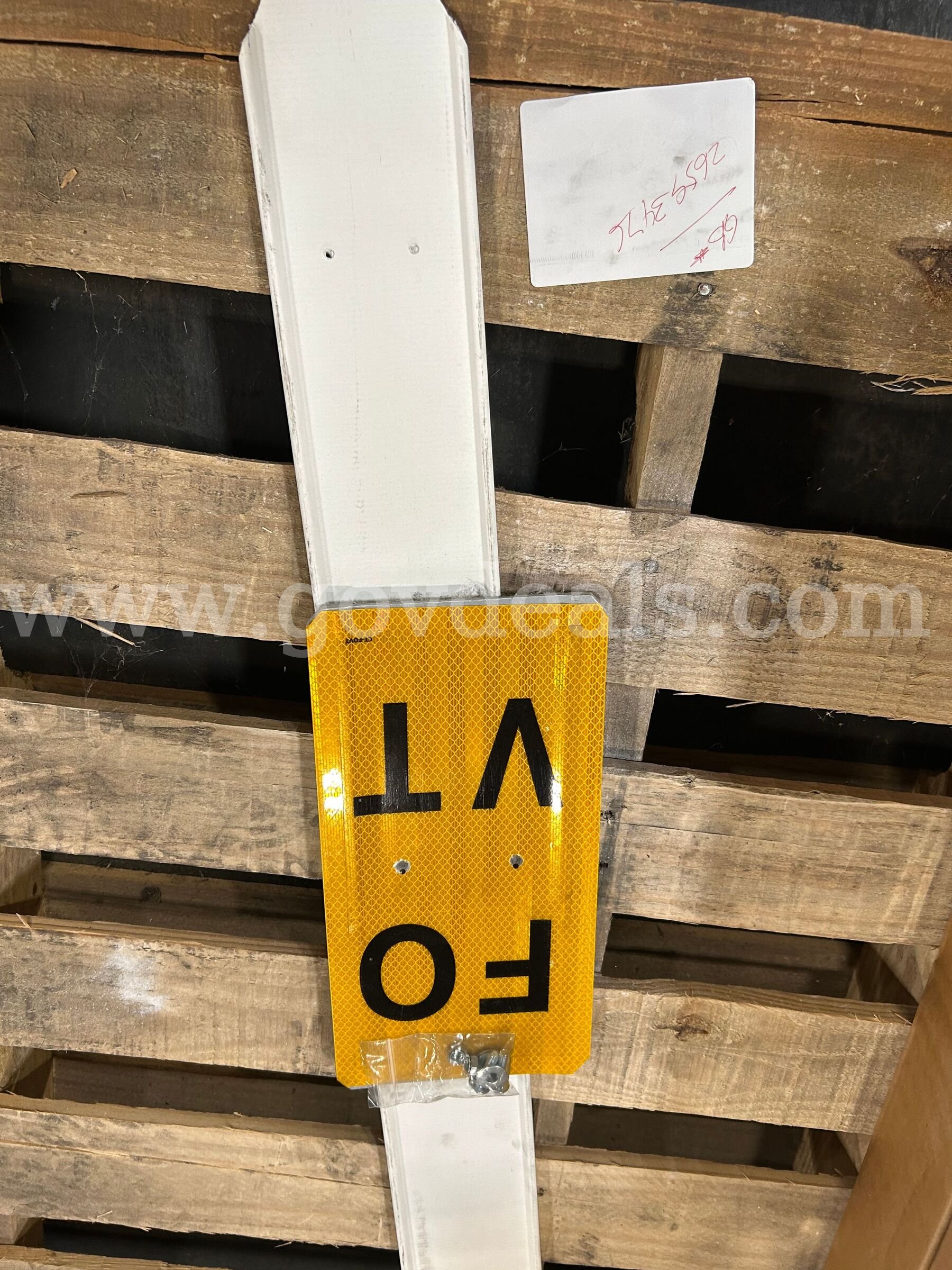 Lot of Flexible Post Roadside Markers QTY: 719