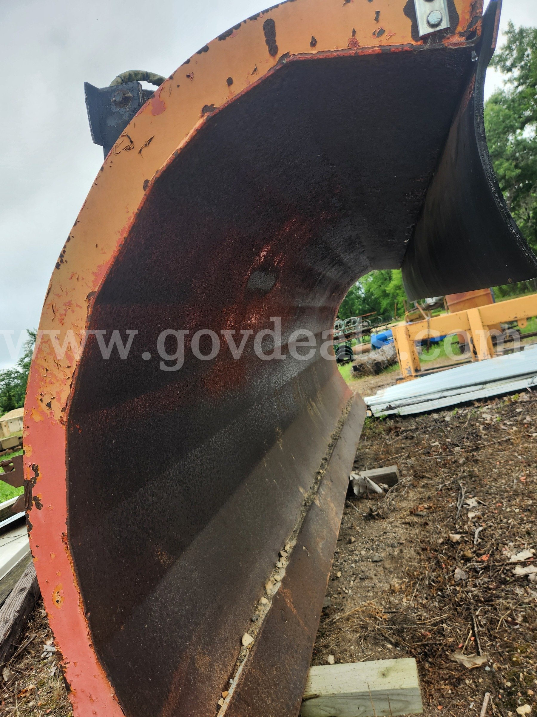 Straight Plow, Wing Plow, and Plow Lights Sterling 9500 Monroe 9500 Government Surplus Auction - Photo #3