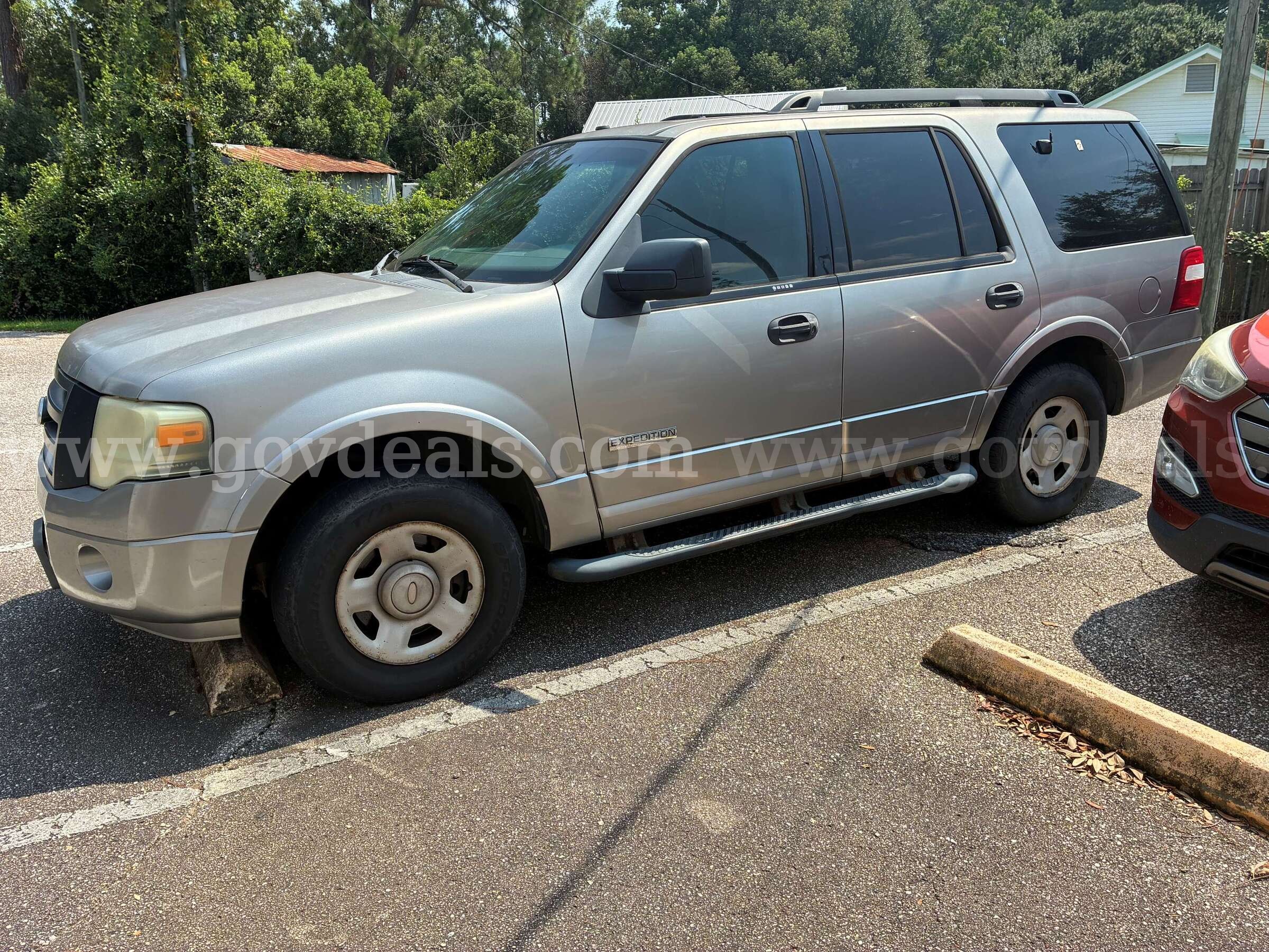 2008  Ford Expedition Ford Expedition Government Surplus Auction - Primary Photo