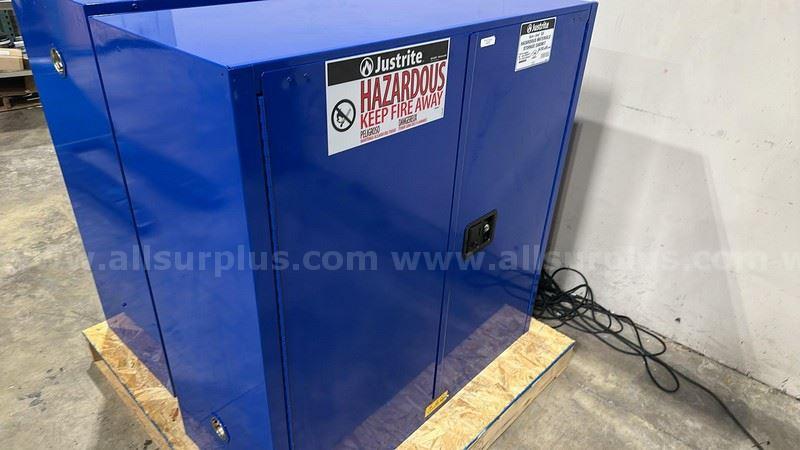 Justrite Sure-Grip EX Hazardous Materials Storage Cabinet Justrite Sure-Grip EX Government Surplus Auction - Photo #3