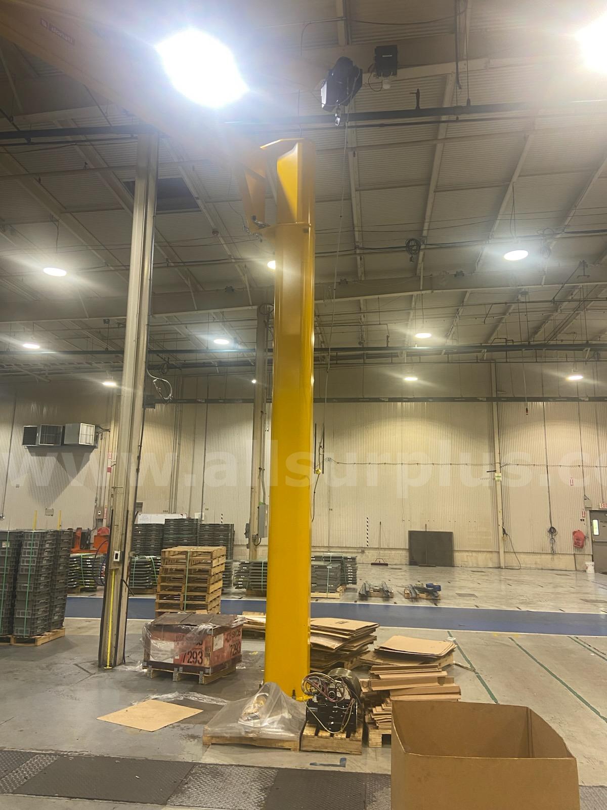 Donati CBB 500 KG Column Style Jib Crane With Articulating Arm Degree Rotation Donati 500 Government Surplus Auction - Primary Photo