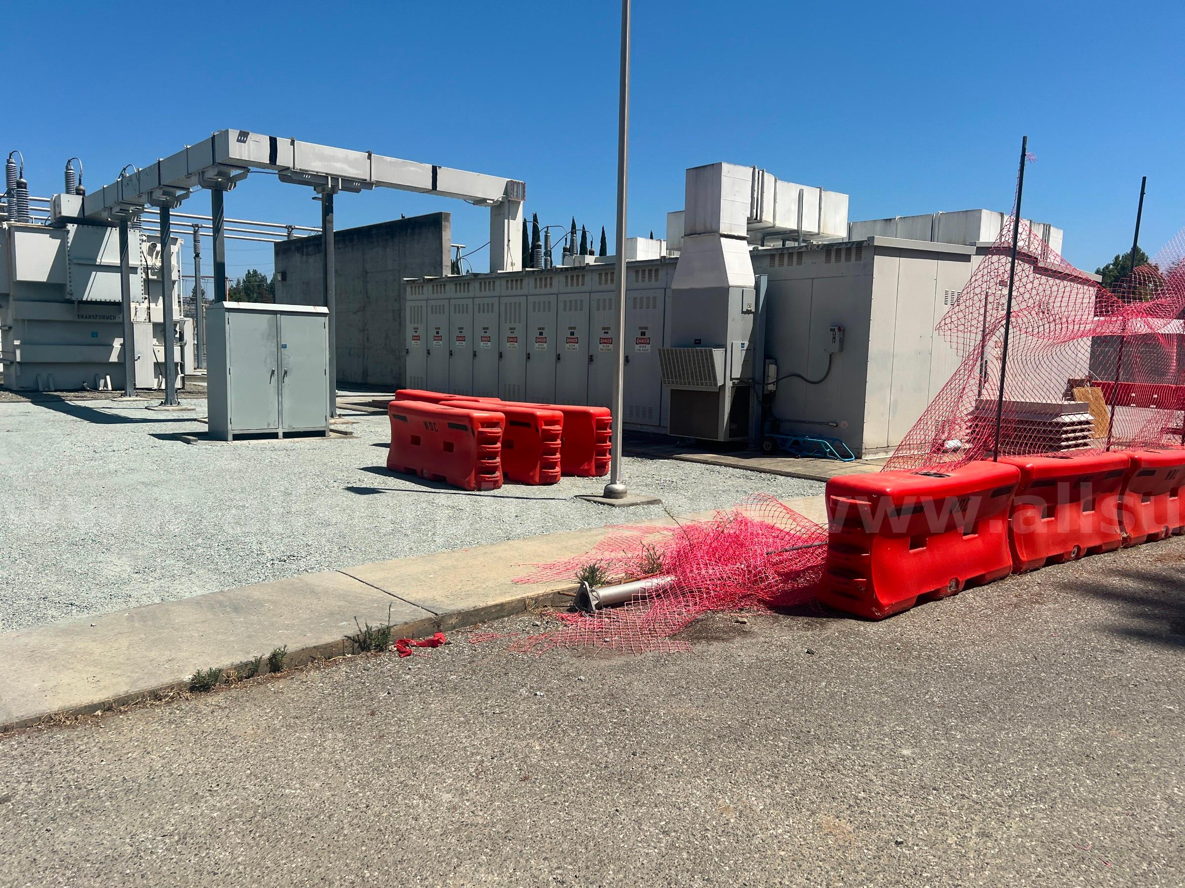 (50+) Temporary Barriers   Government Surplus Auction - Photo #3