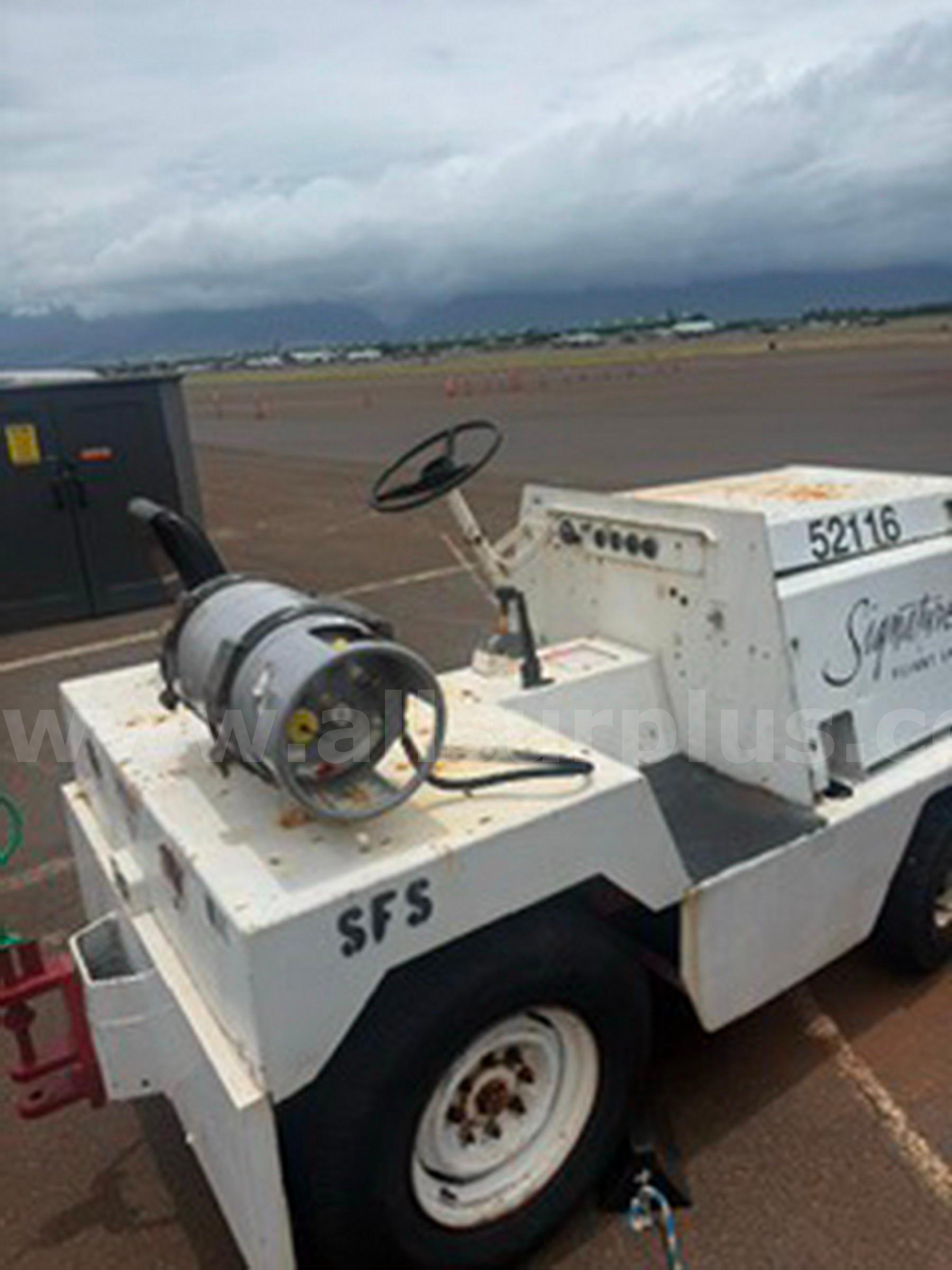 1992 Tug M-30 Jetline Baggage Tractor Tug  Government Surplus Auction - Photo #4