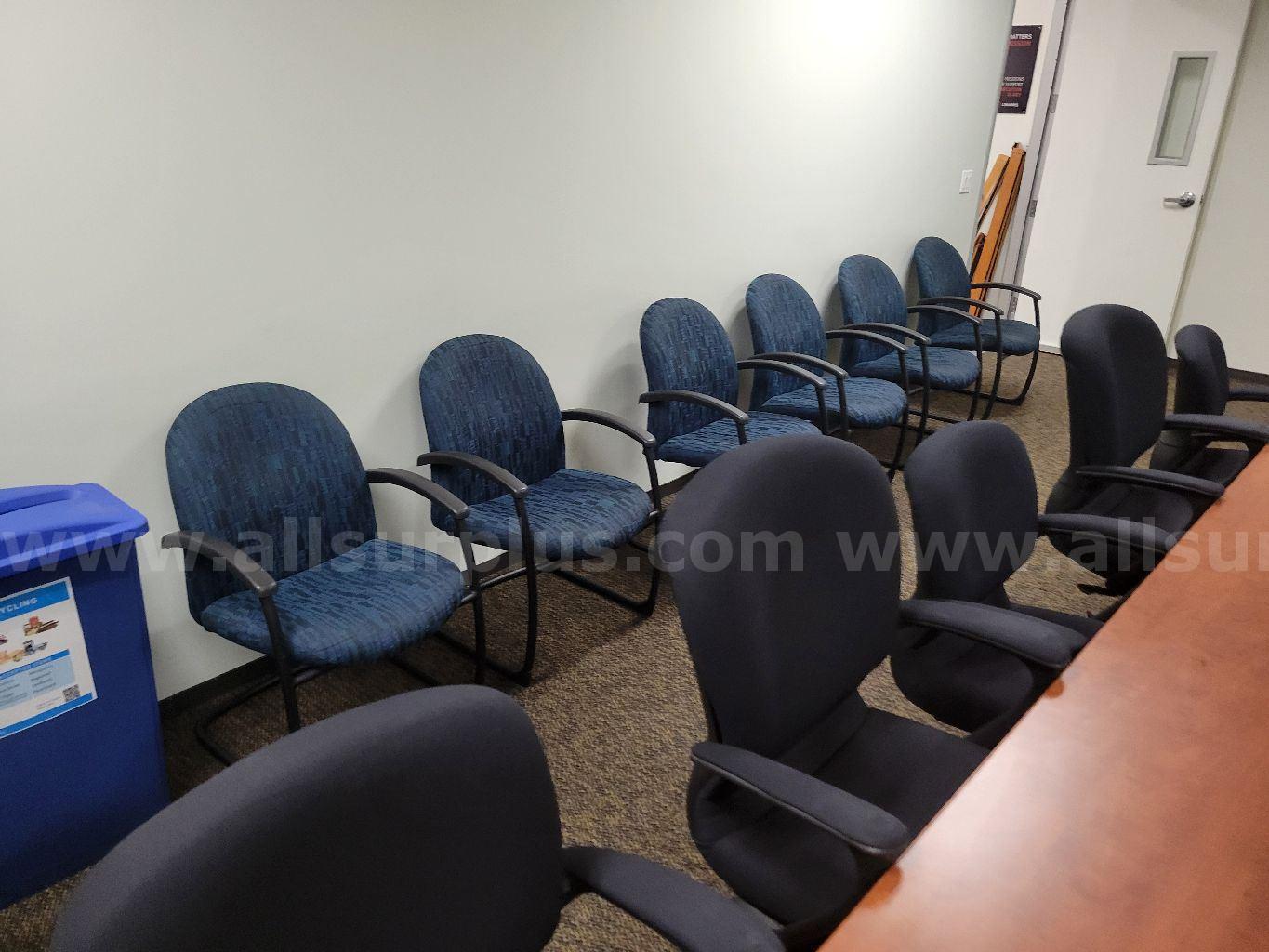 12ea Upholstered Reception Chairs   Government Surplus Auction - Photo #2