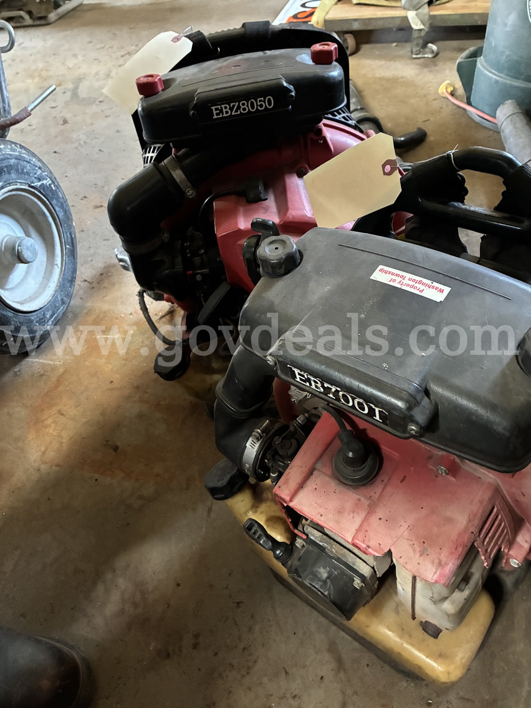 Lot of 2 Red Max Backpack Blowers   Government Surplus Auction - Photo #2