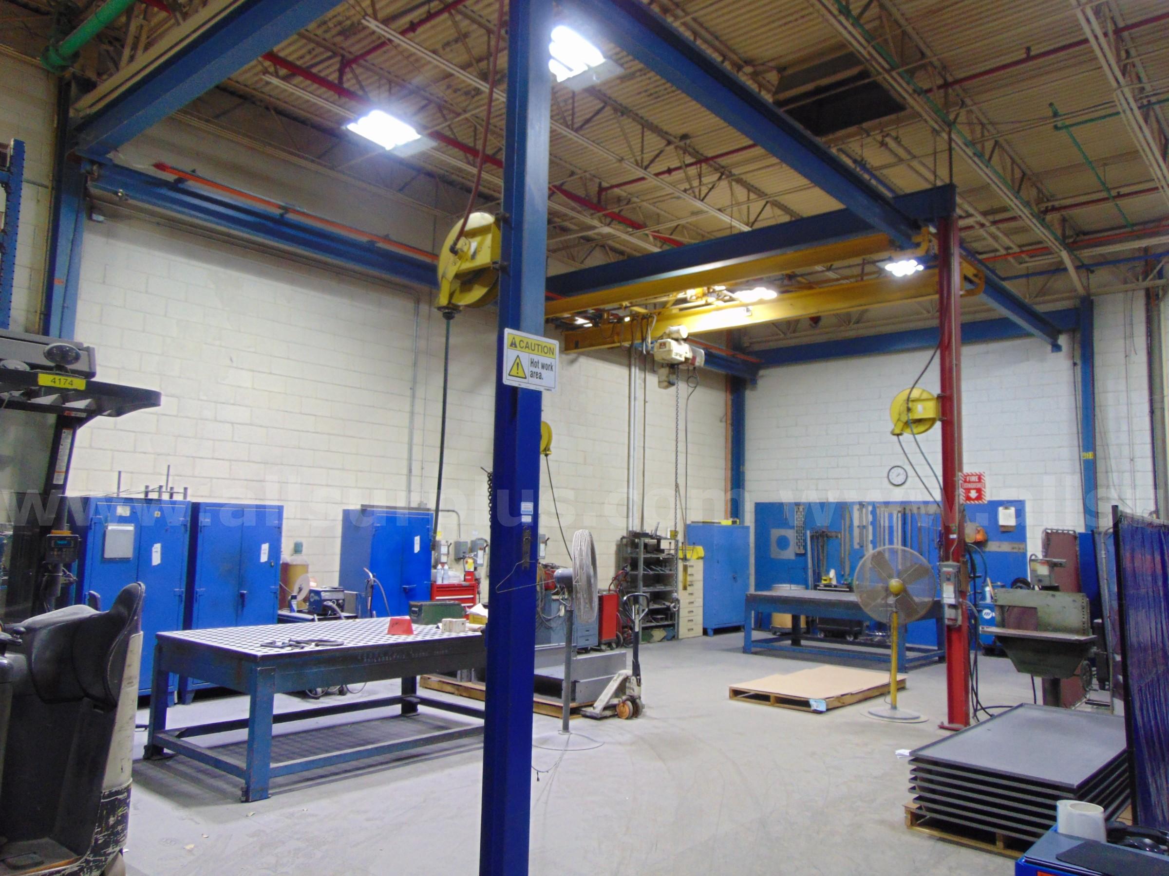 Allied Cranes Gantry Crane Allied Cranes Free Standing Government Surplus Auction - Primary Photo