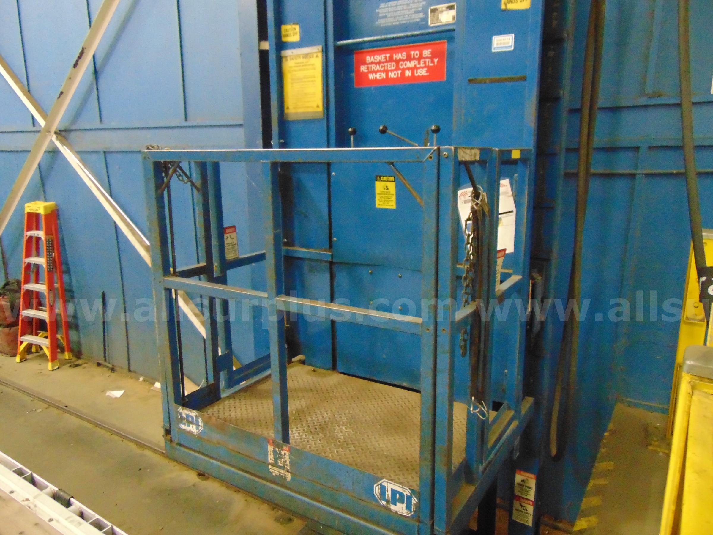 LPI Inc. LP2-1515-5823 Man Lift LPI Inc. 1515 Government Surplus Auction - Photo #2