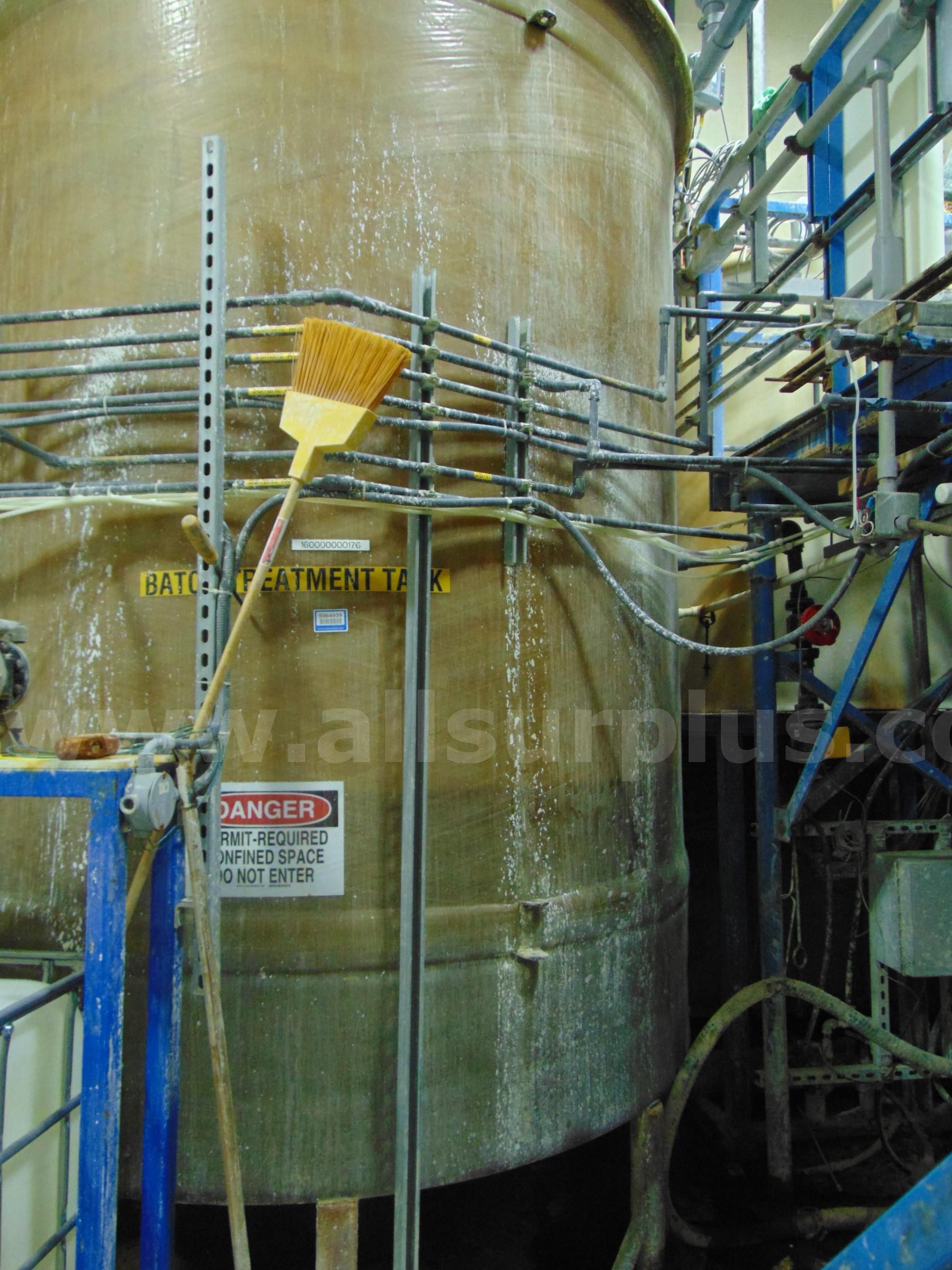 Fiberglass Tank  Flat Bottom Government Surplus Auction - Photo #2