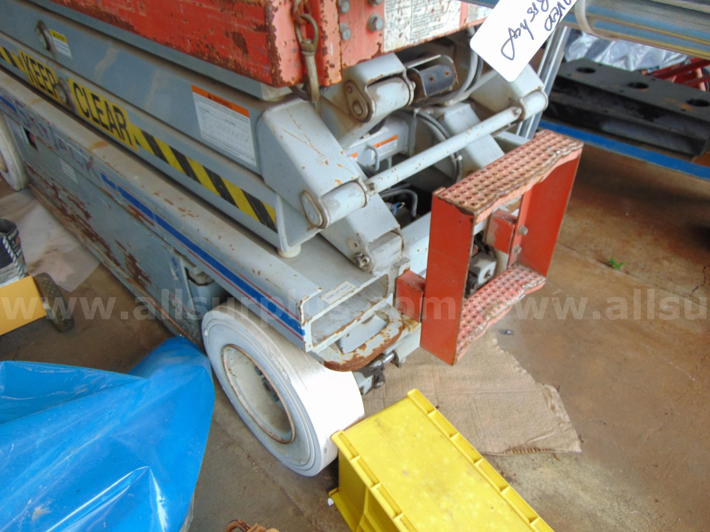 Skyjack  SJIII 3220 Scissor Lift Skyjack 3220 Government Surplus Auction - Photo #6