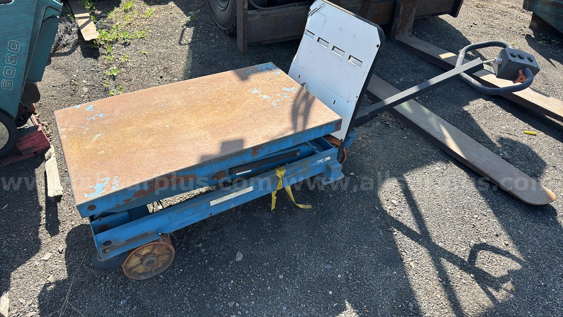 Electric Scissor Lift Table/Cart   Government Surplus Auction - Primary Photo