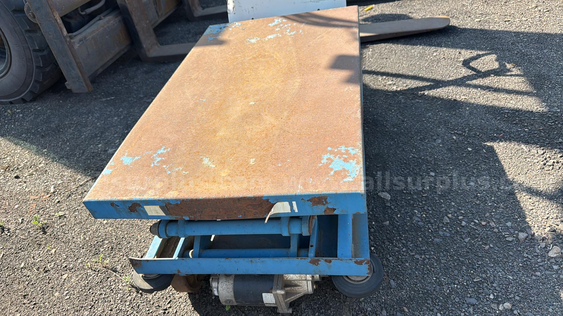 Electric Scissor Lift Table/Cart   Government Surplus Auction - Photo #2