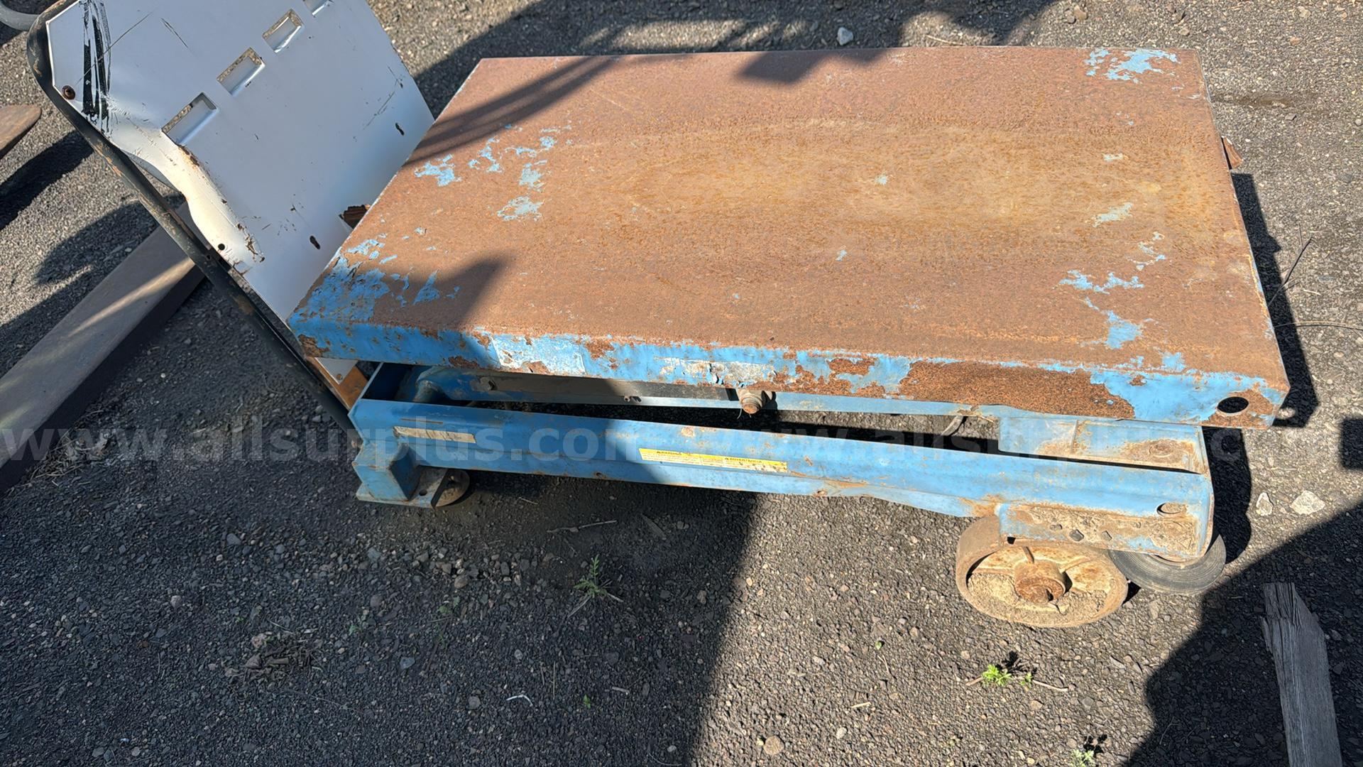 Electric Scissor Lift Table/Cart   Government Surplus Auction - Photo #3