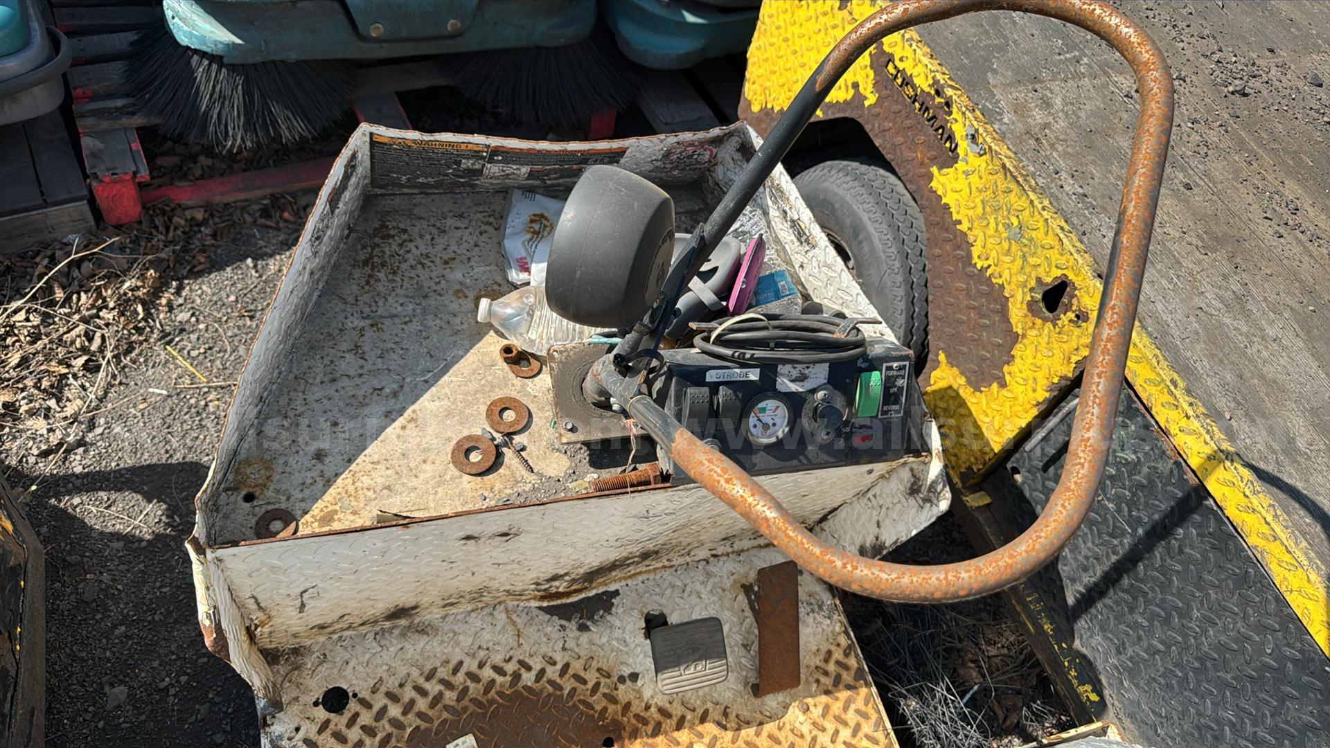 2019 Taylor-Dunn SS-025-36 Electric Utility Cart  025 Government Surplus Auction - Photo #4