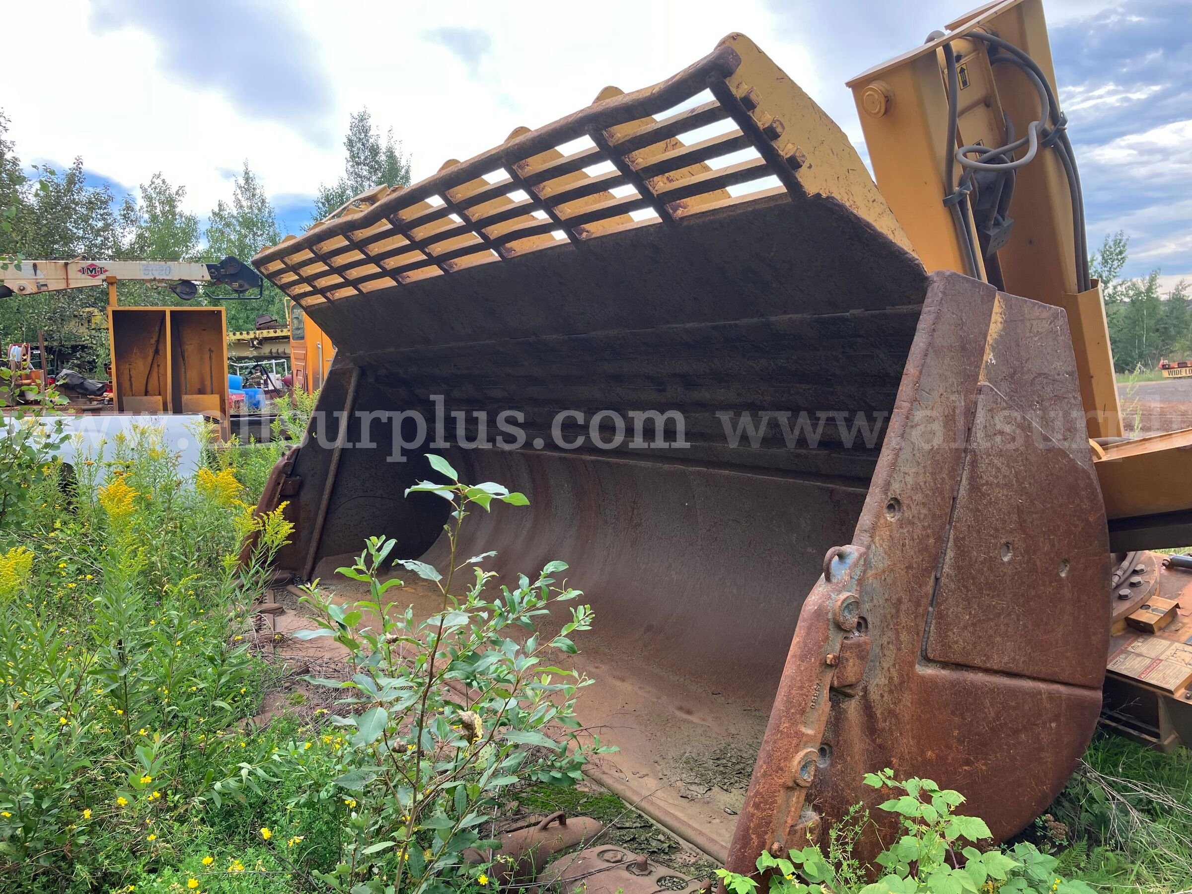 Caterpillar 992G Loader Bucket Caterpillar 992G Government Surplus Auction - Photo #2