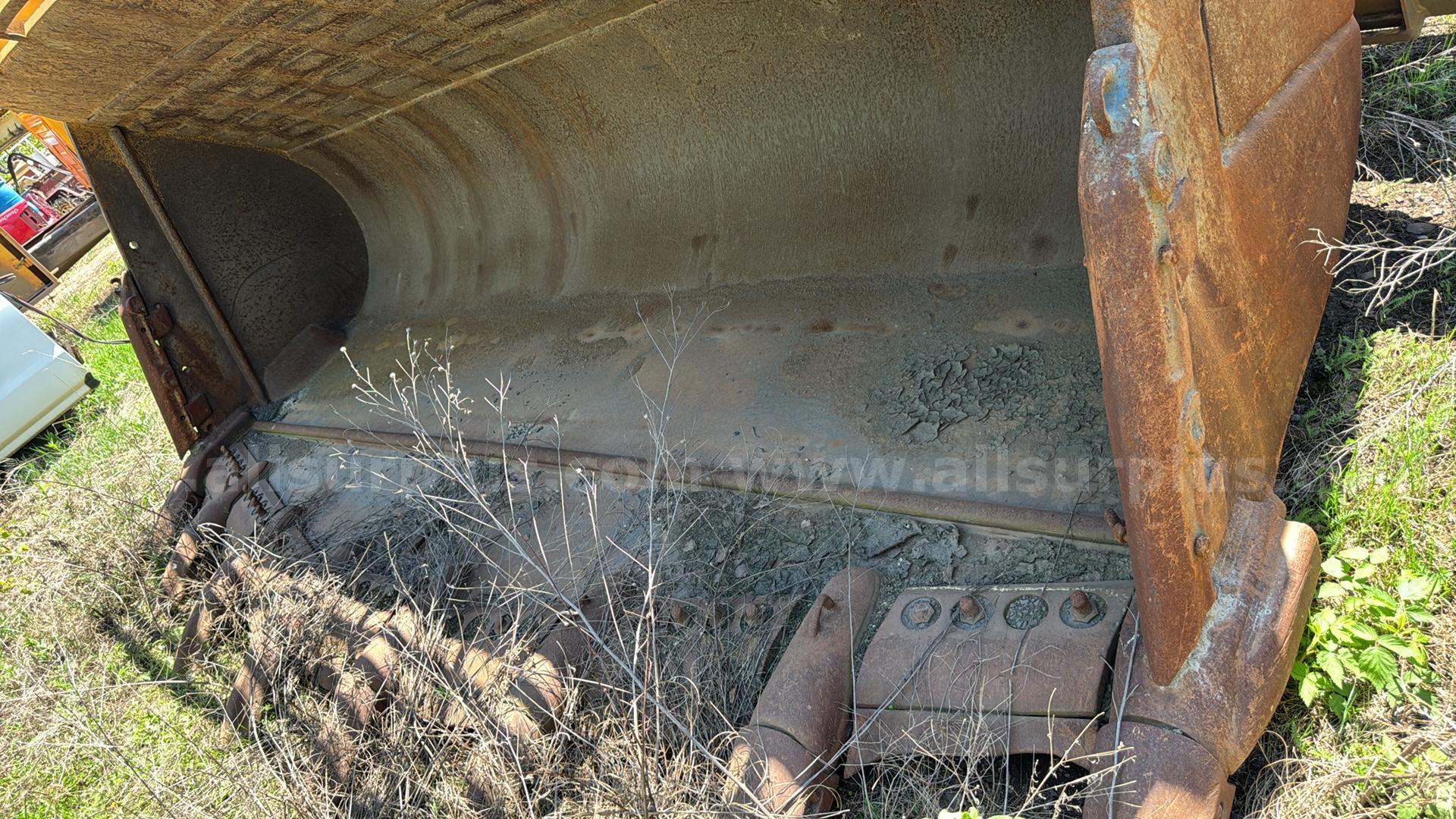 Caterpillar 992G Loader Bucket Caterpillar 992G Government Surplus Auction - Photo #5