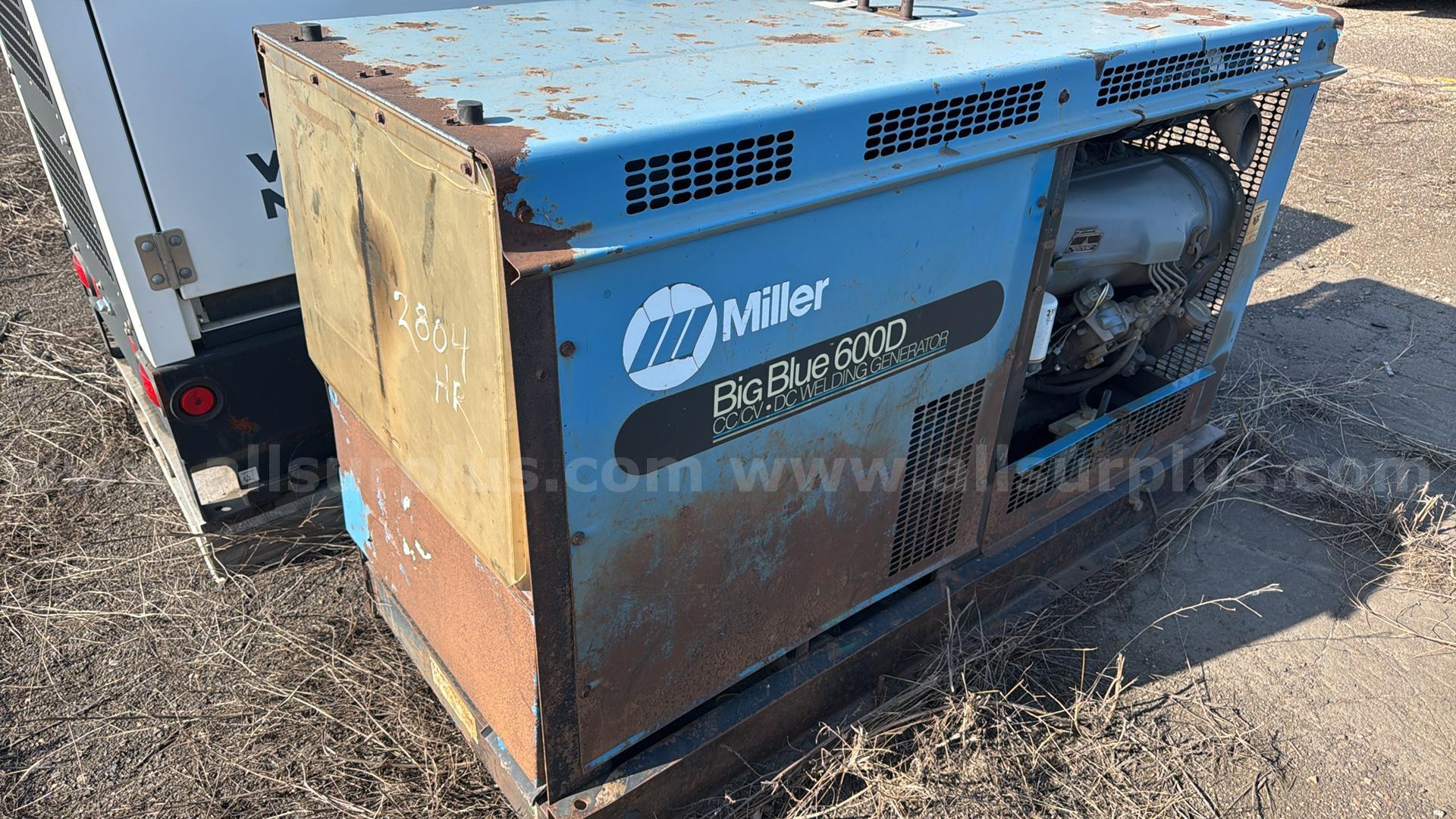 Lot of 9 Welders  Big Blue 600D Government Surplus Auction - Photo #2