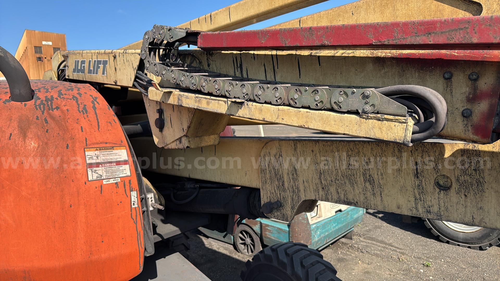 JLG 450AJ Series II Articulating Boom Lift JLG 450AJ Government Surplus Auction - Photo #6