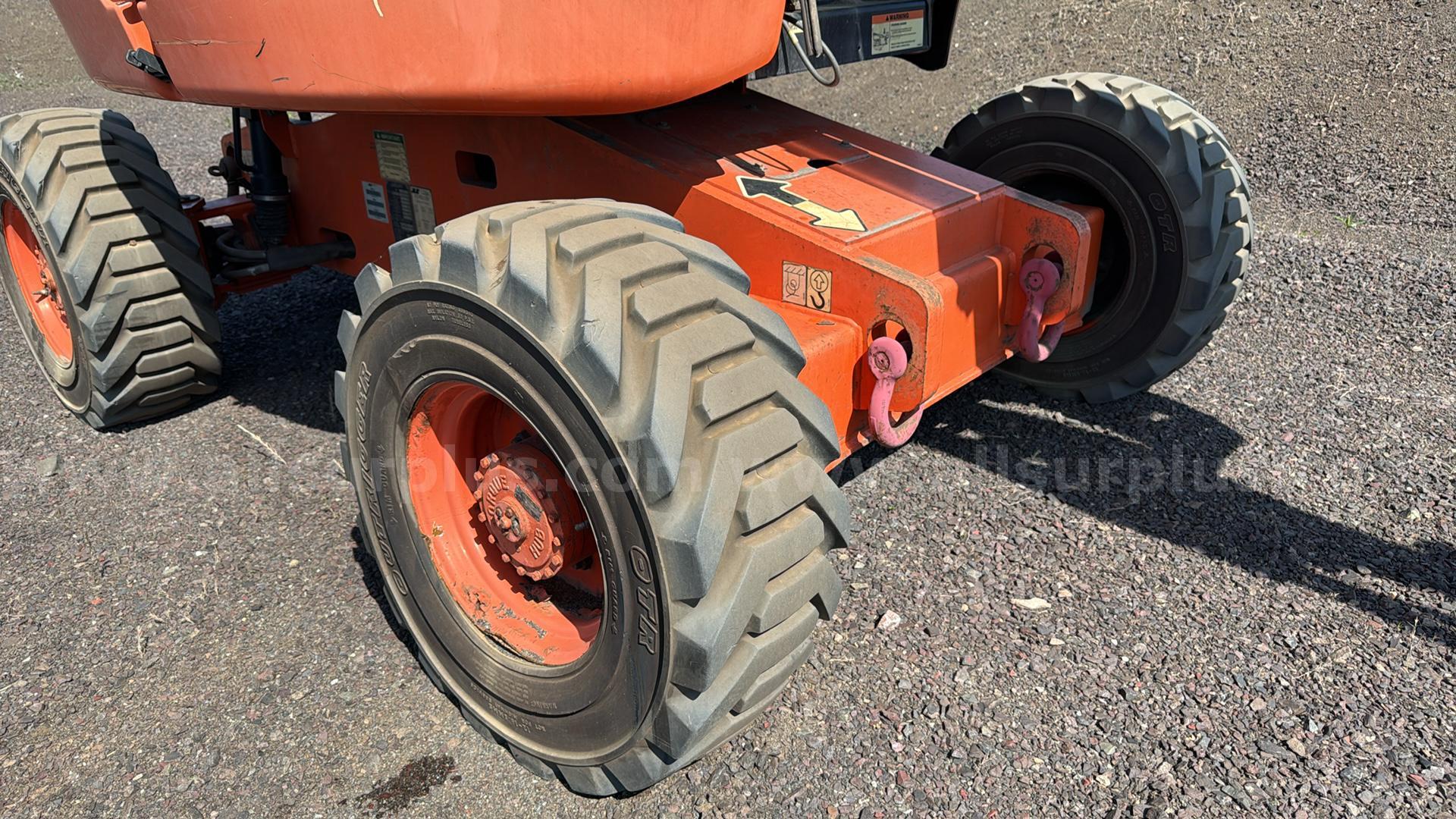 JLG 450AJ Articulating Boom Lift JLG 450AJ Government Surplus Auction - Photo #5