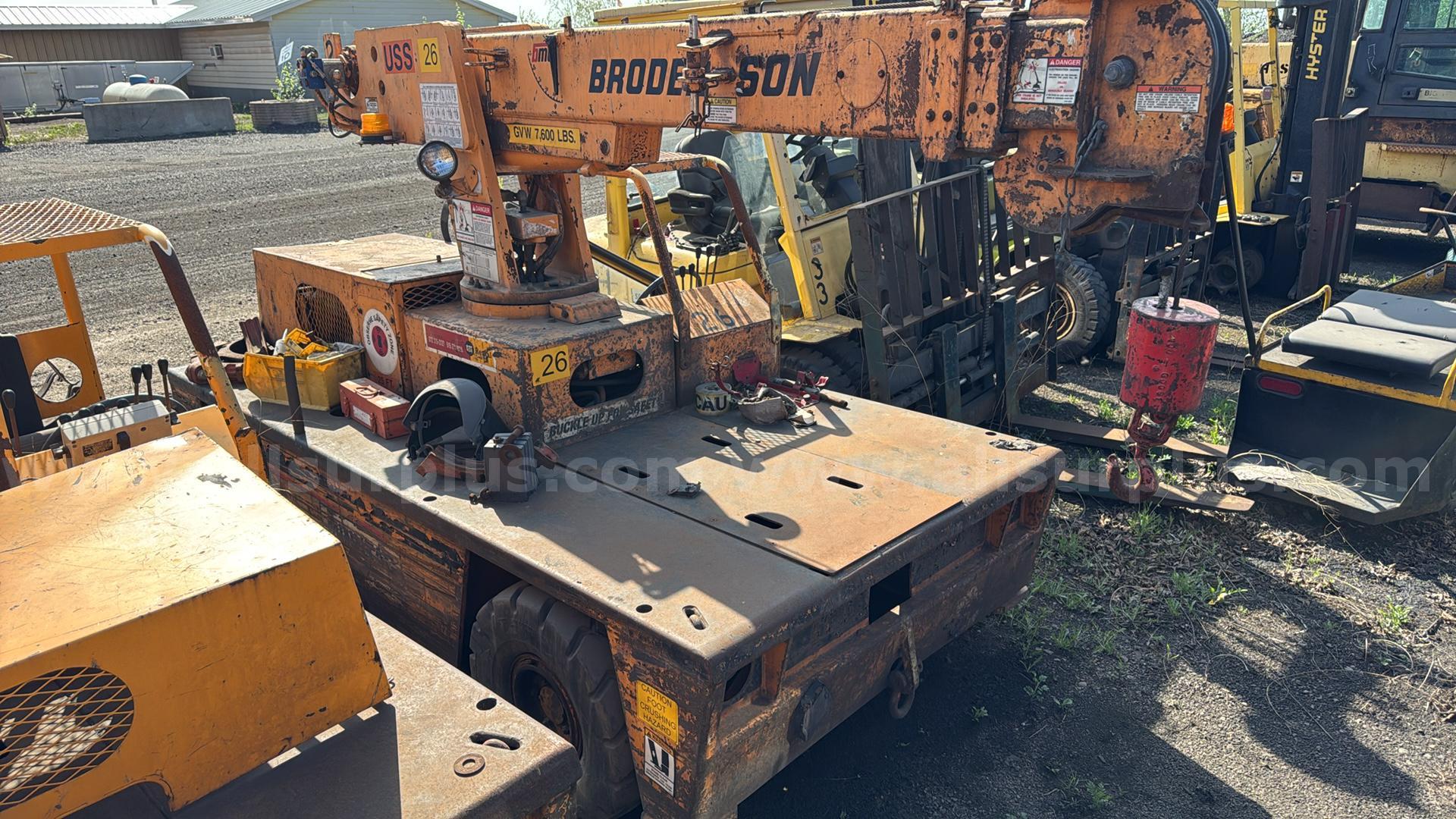 Broderson IC-35-2B Carry Deck Crane Broderson IC-35-2B Government Surplus Auction - Primary Photo