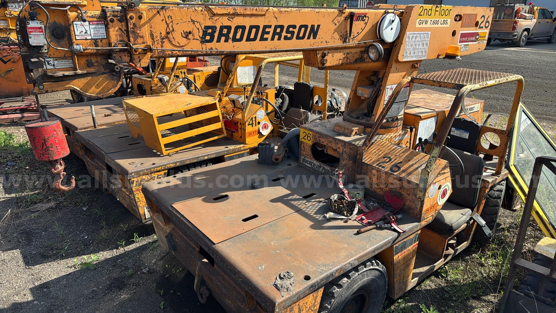 Broderson IC-35-2B Carry Deck Crane Broderson IC-35-2B Government Surplus Auction - Photo #3