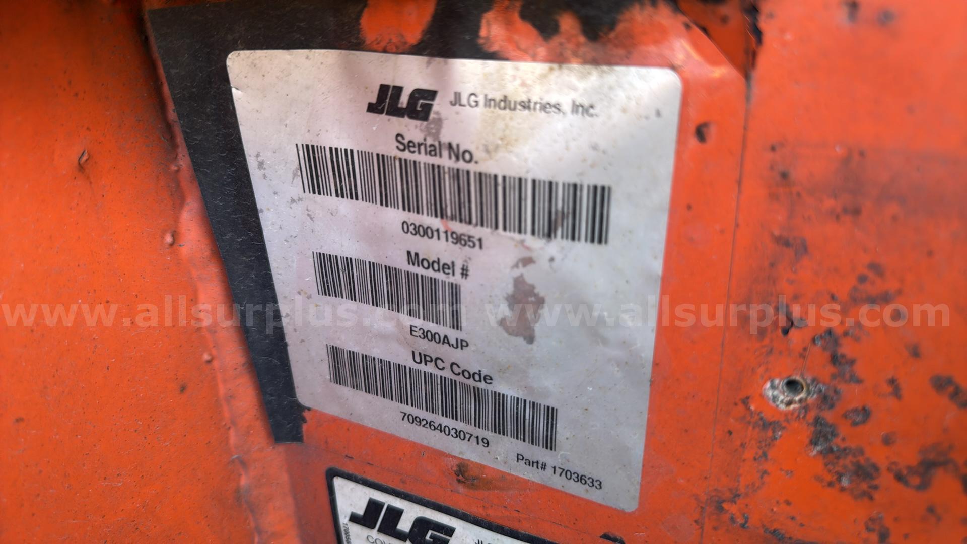 JLG E300AJP Articulating Boom Lift JLG E300AJP Government Surplus Auction - Photo #5