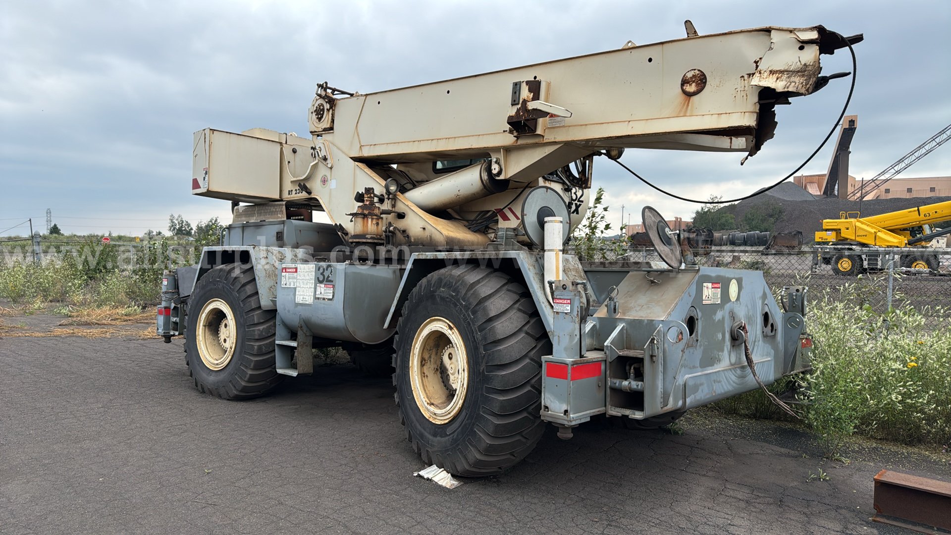 Terex RT 230 Rough Terrain Crane Terex 230 Government Surplus Auction - Photo #5