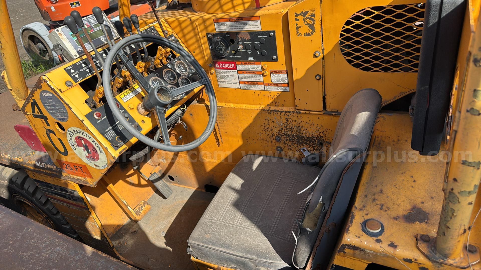 Broderson IC-35-2D Carry Deck Crane  IC-35-2D Government Surplus Auction - Photo #6