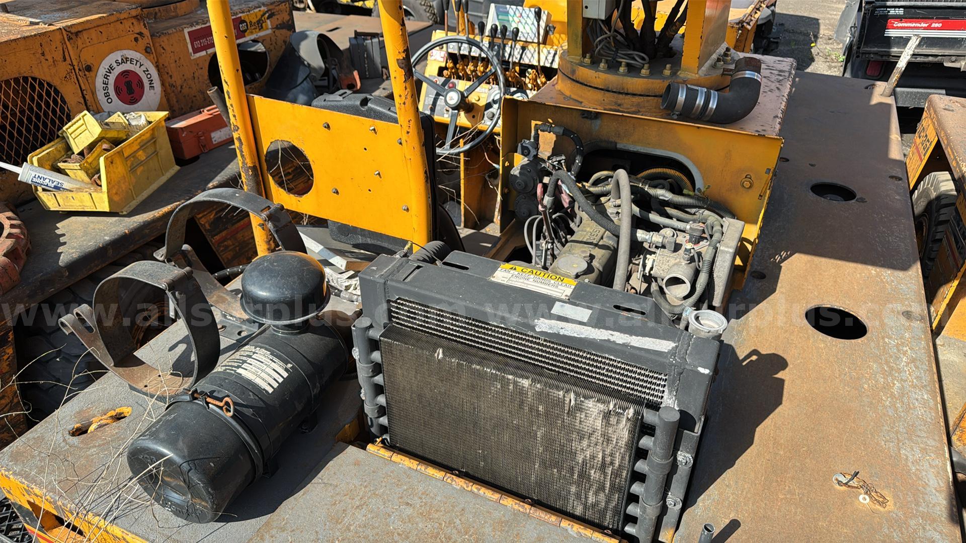 Broderson IC-35-2D Carry Deck Crane  IC-35-2D Government Surplus Auction - Photo #4