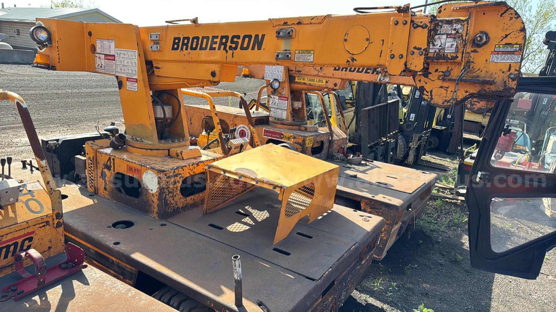Broderson IC-35-2D Carry Deck Crane  IC-35-2D Government Surplus Auction - Photo #5