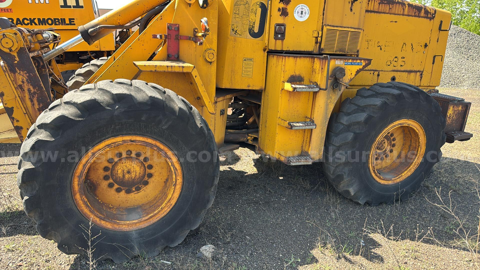 Ford FZ1111V Wheel Loader Ford FZ1111V Government Surplus Auction - Photo #2