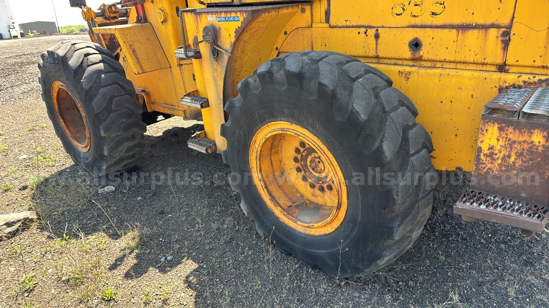 Ford FZ1111V Wheel Loader Ford FZ1111V Government Surplus Auction - Photo #5