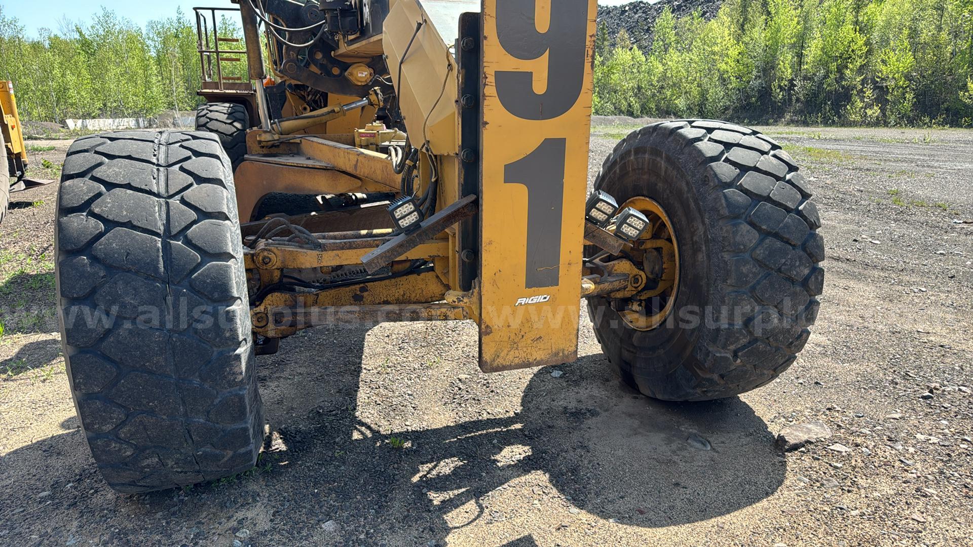 Caterpillar 16G Motor Grader Caterpillar 16G Government Surplus Auction - Photo #2