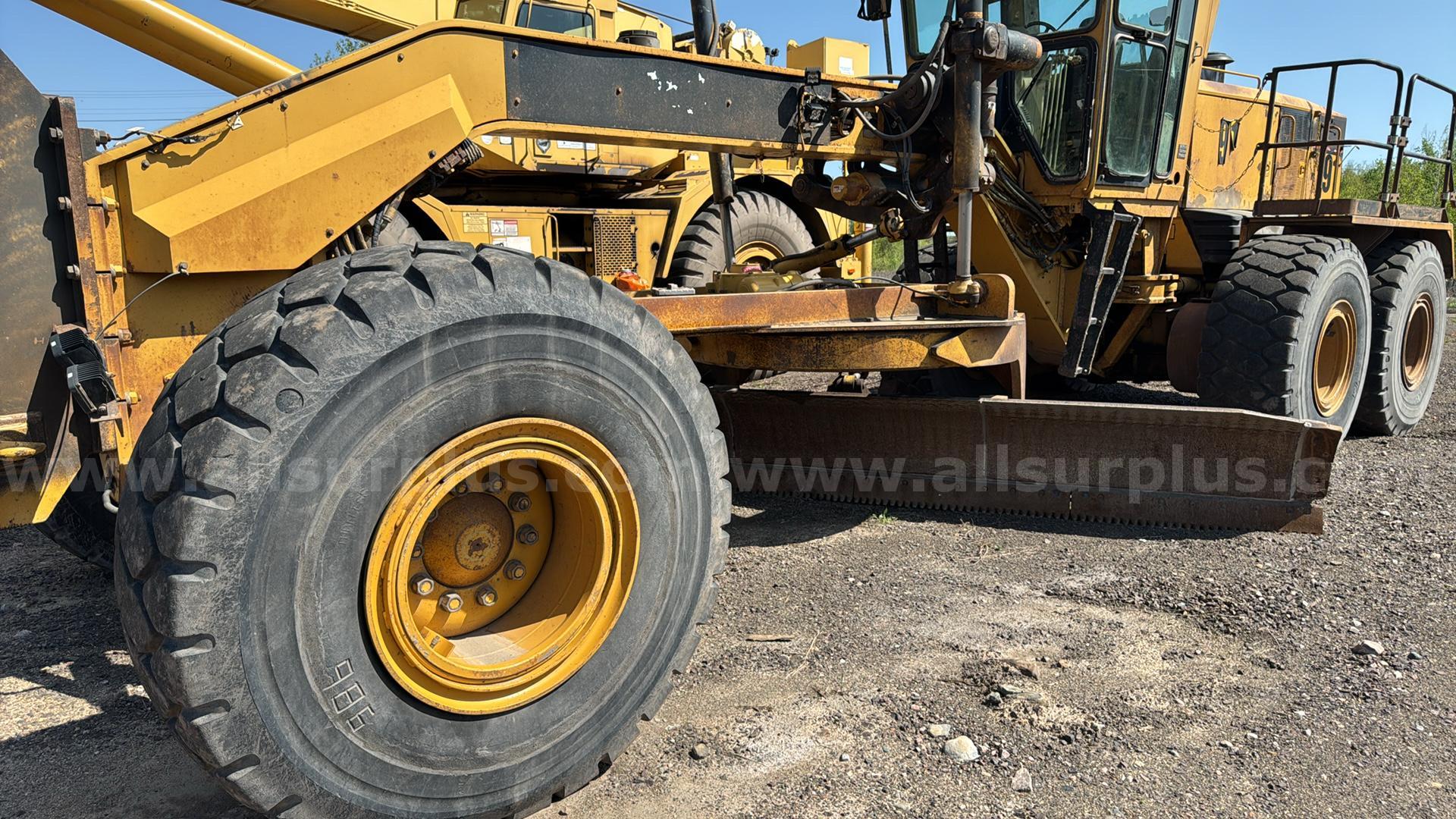 Caterpillar 16G Motor Grader Caterpillar 16G Government Surplus Auction - Photo #3