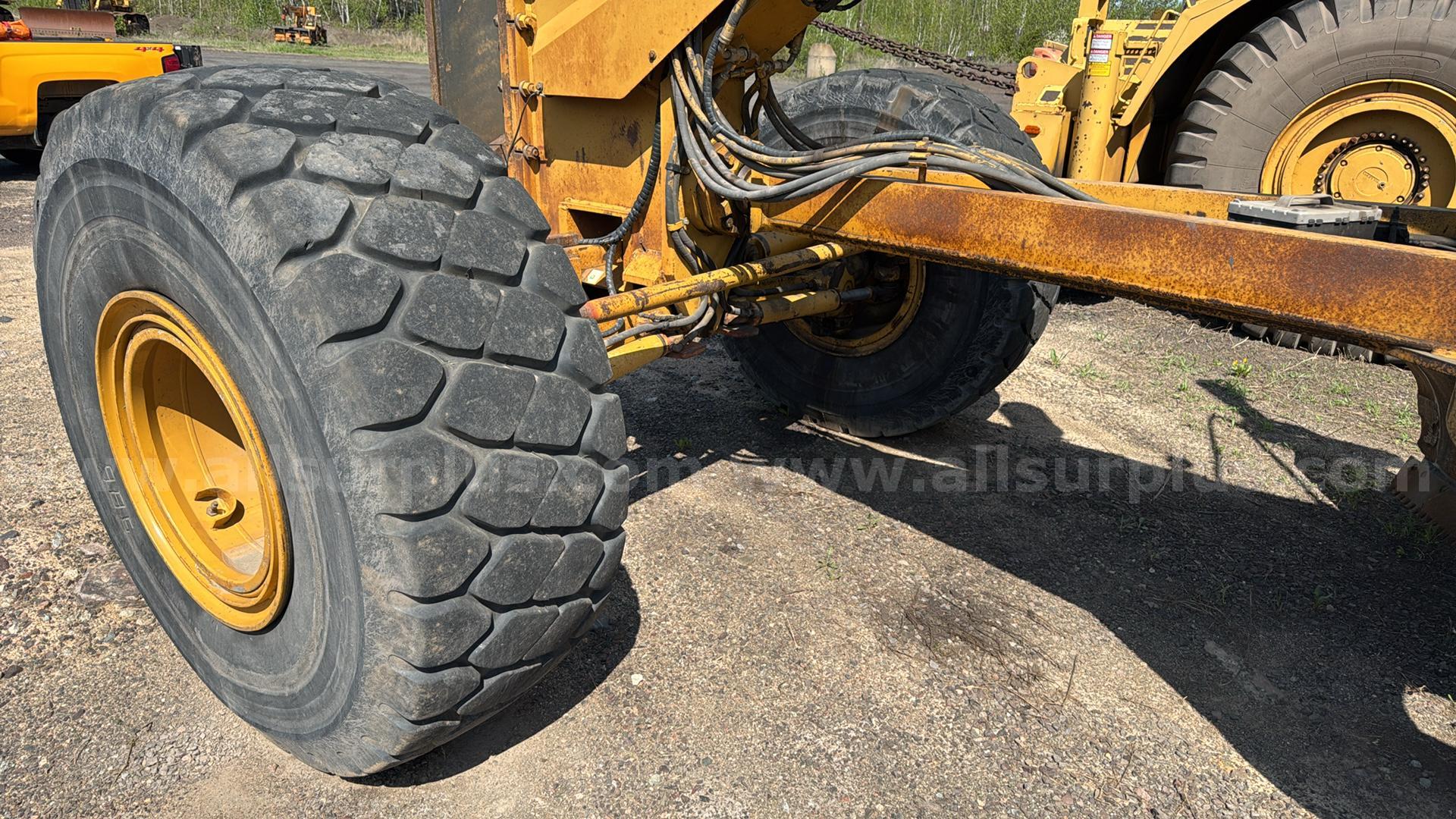 Caterpillar 16G Motor Grader Caterpillar 16G Government Surplus Auction - Photo #5