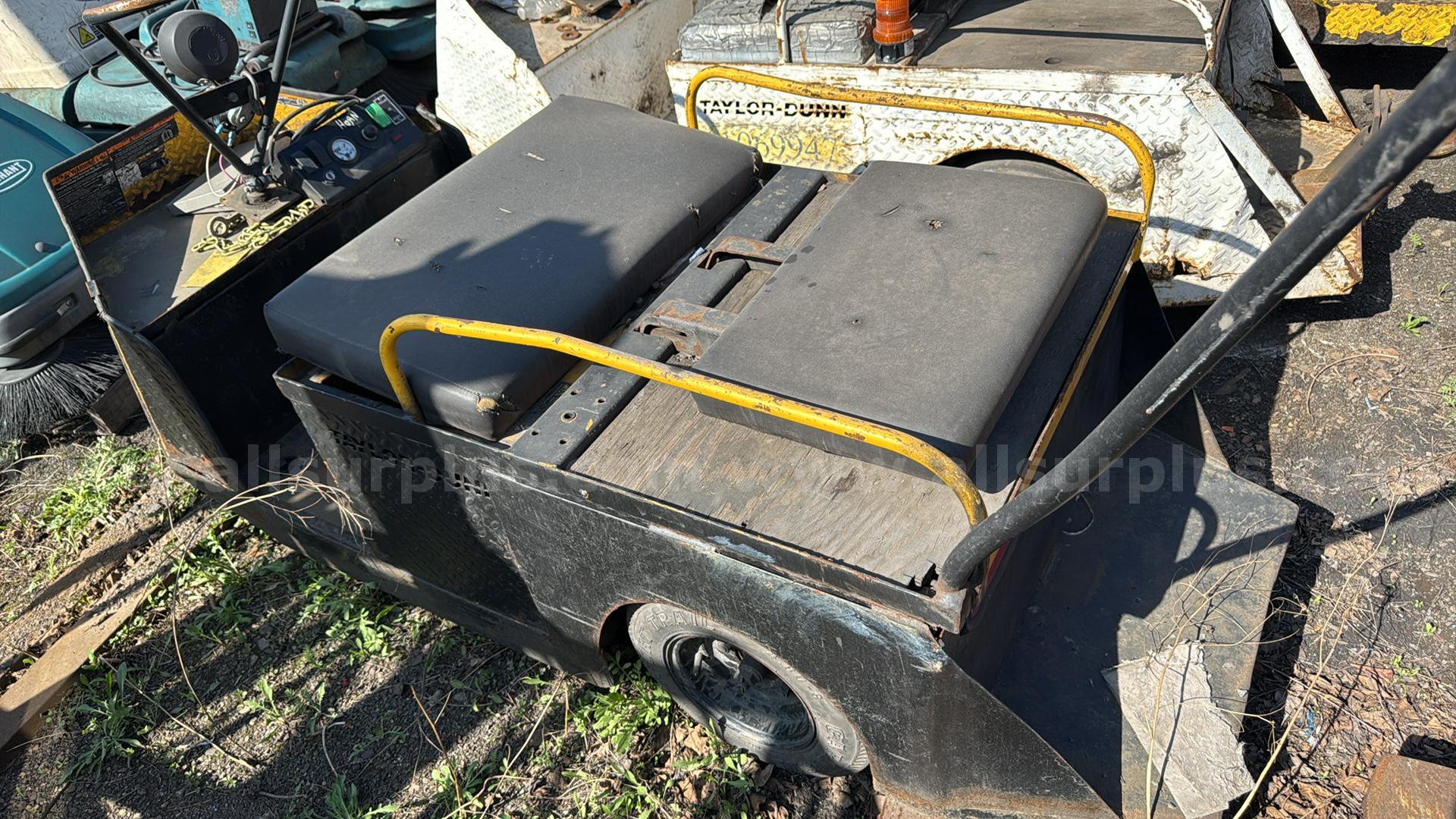 Taylor-Dunn SS-025-36 Industrial Electric Cart  025 Government Surplus Auction - Photo #2