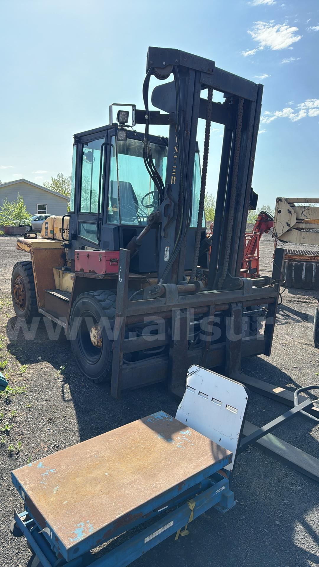 Hyster H210XL Forklift