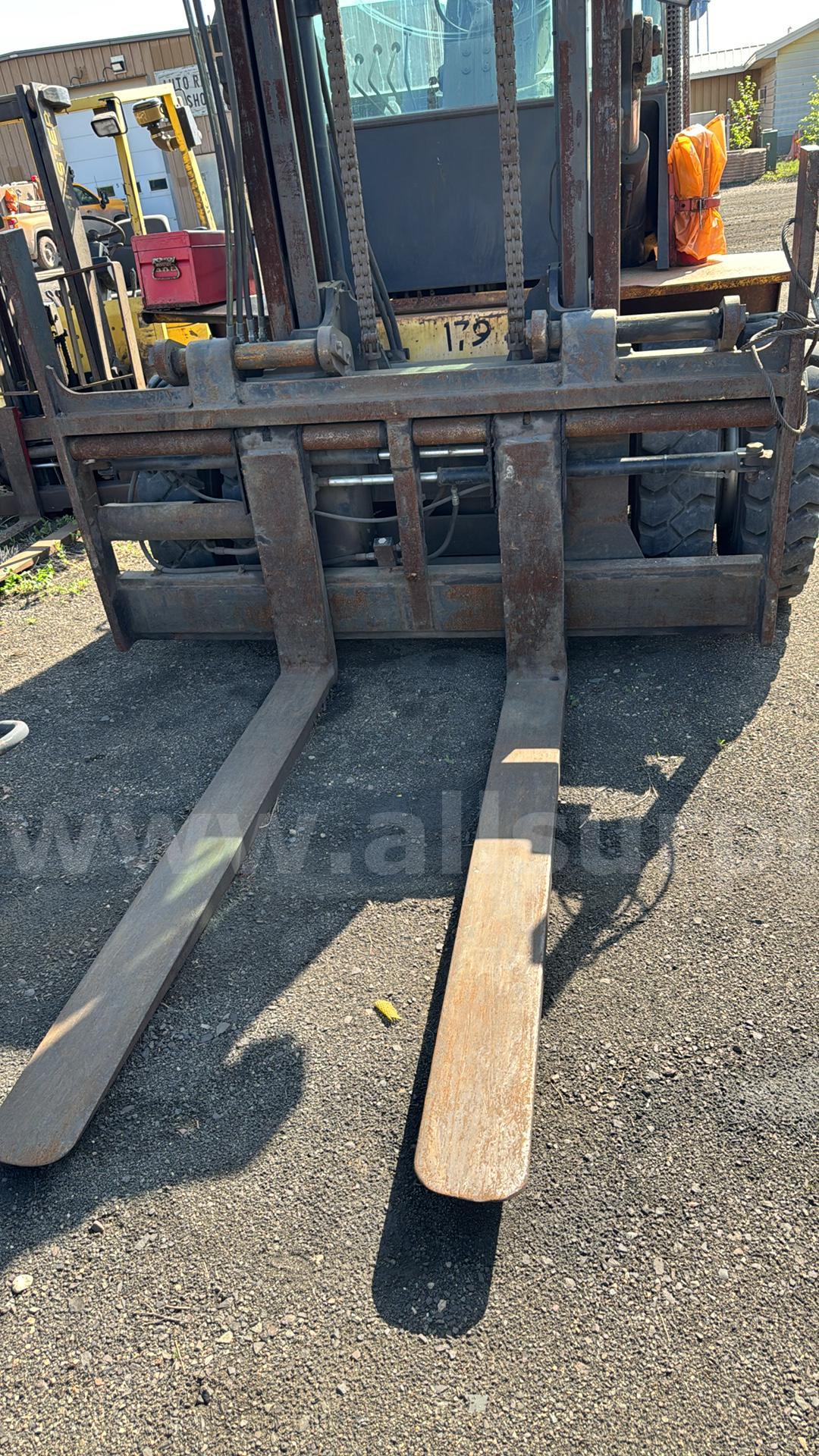 Hyster H210XL Forklift Hyster H210XL Government Surplus Auction - Photo #2
