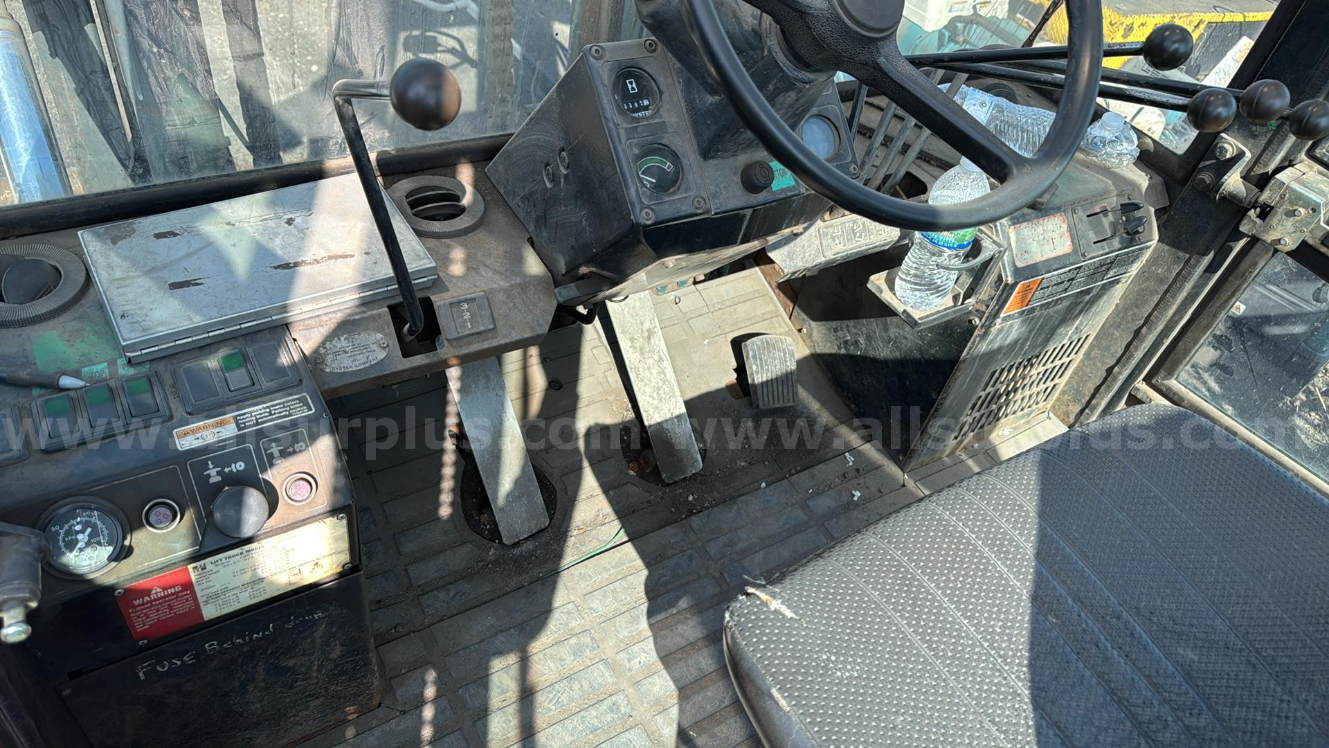 Hyster H210XL Forklift Hyster H210XL Government Surplus Auction - Photo #5