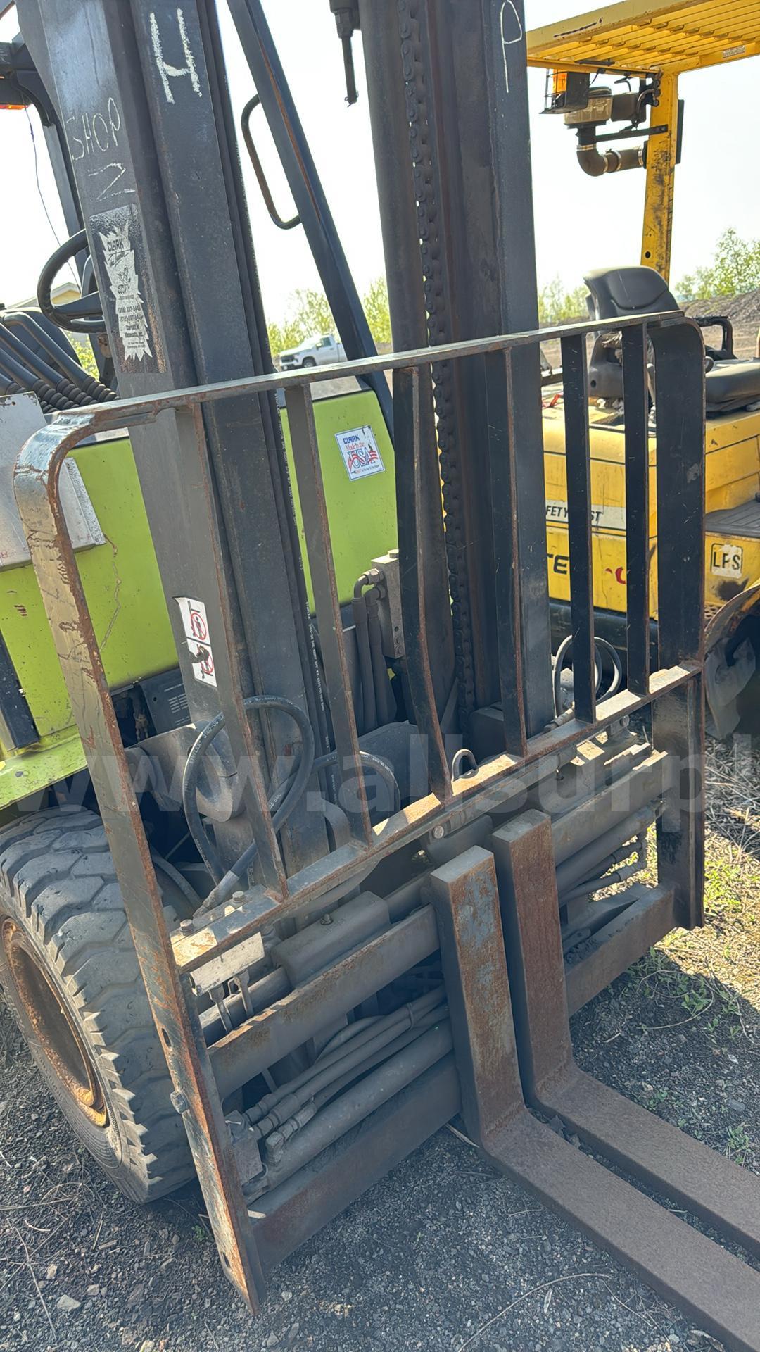 Clark CGP 20 Forklift Clark CGP 20 Government Surplus Auction - Photo #3