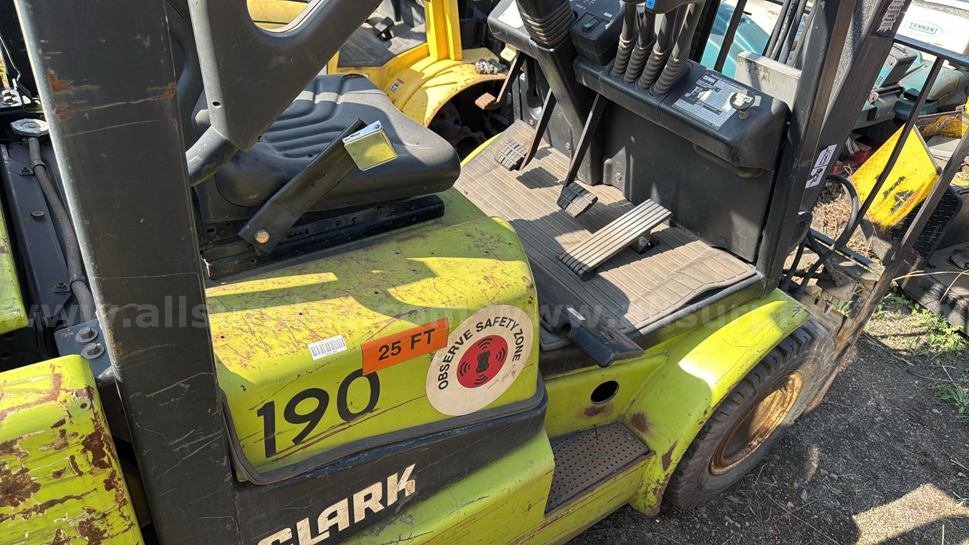 Clark CGP 20 Forklift Clark CGP 20 Government Surplus Auction - Photo #4